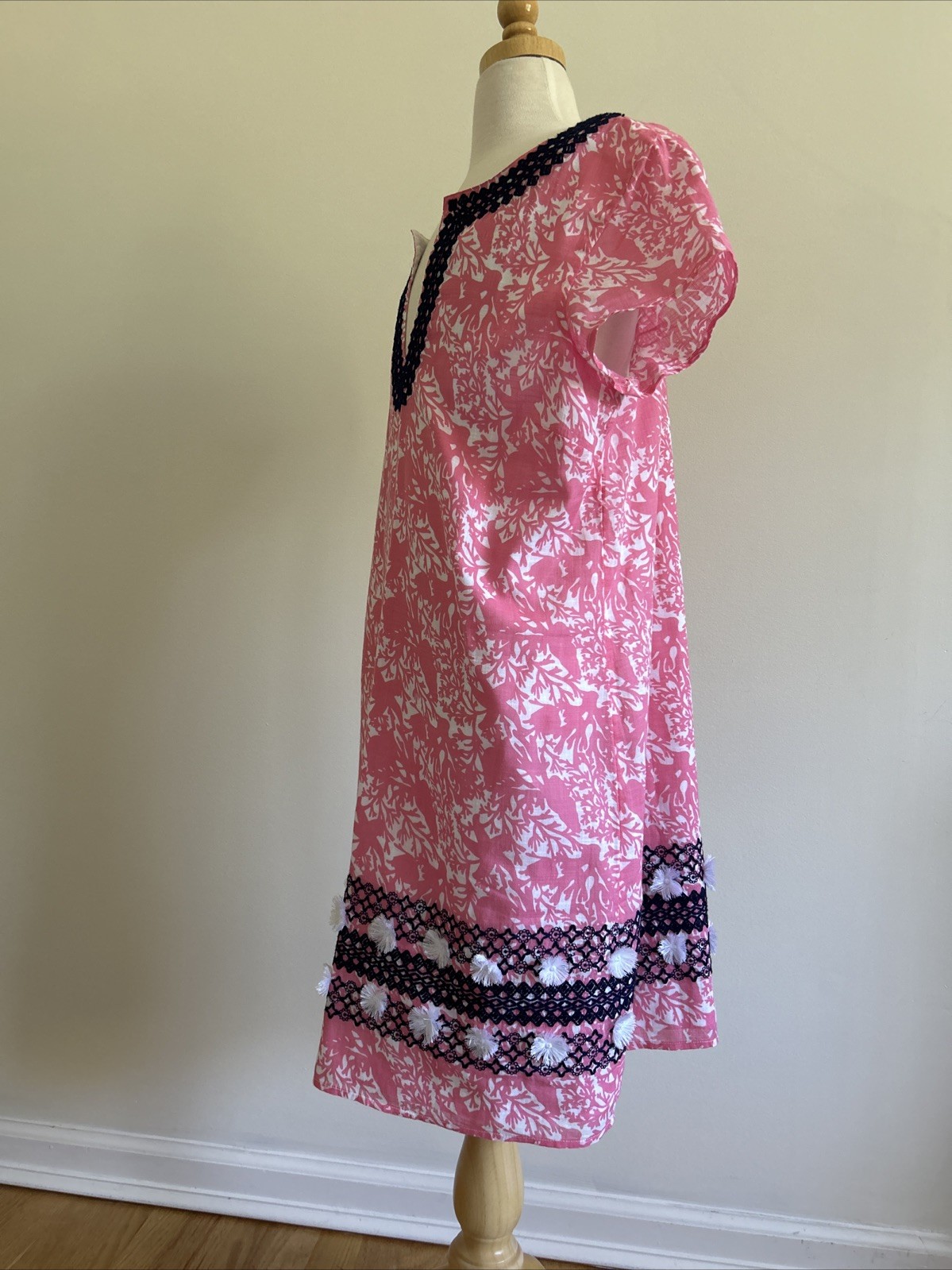 Vineyard Vines Spring Summer Dress Size 4 With Embroidery Trim Work