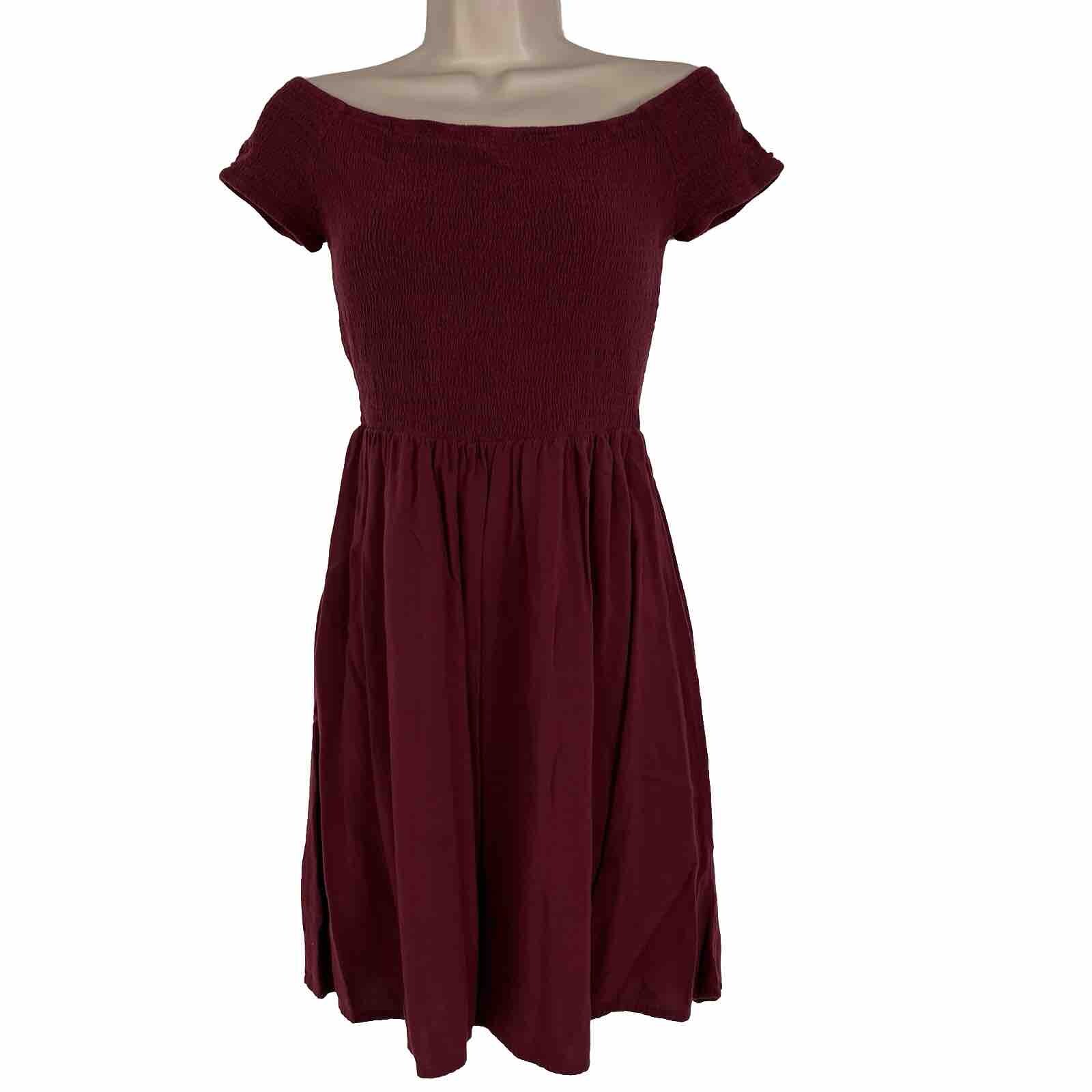Mossimo Dress Womens Medium Above Knee Mini A-Line Short Sleeve Burgundy Stretch