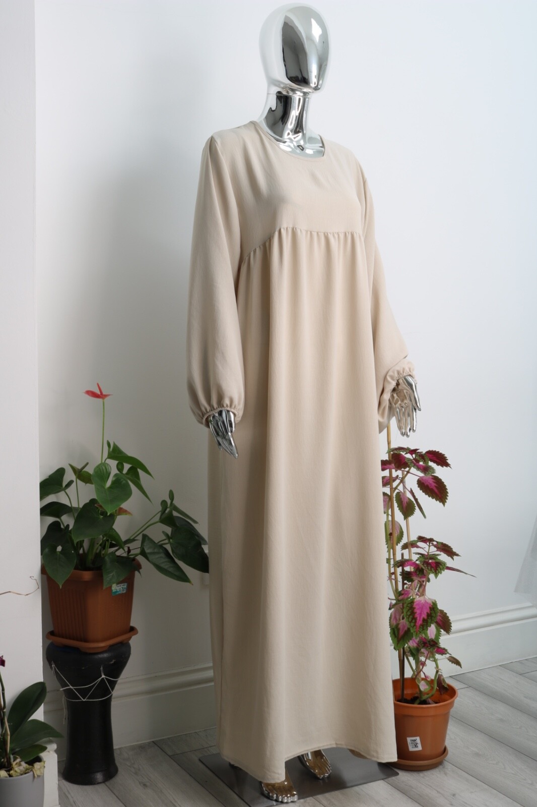 Modest Balloon Sleeve Abaya ,Classic Style and Crew Neck for All Seasons