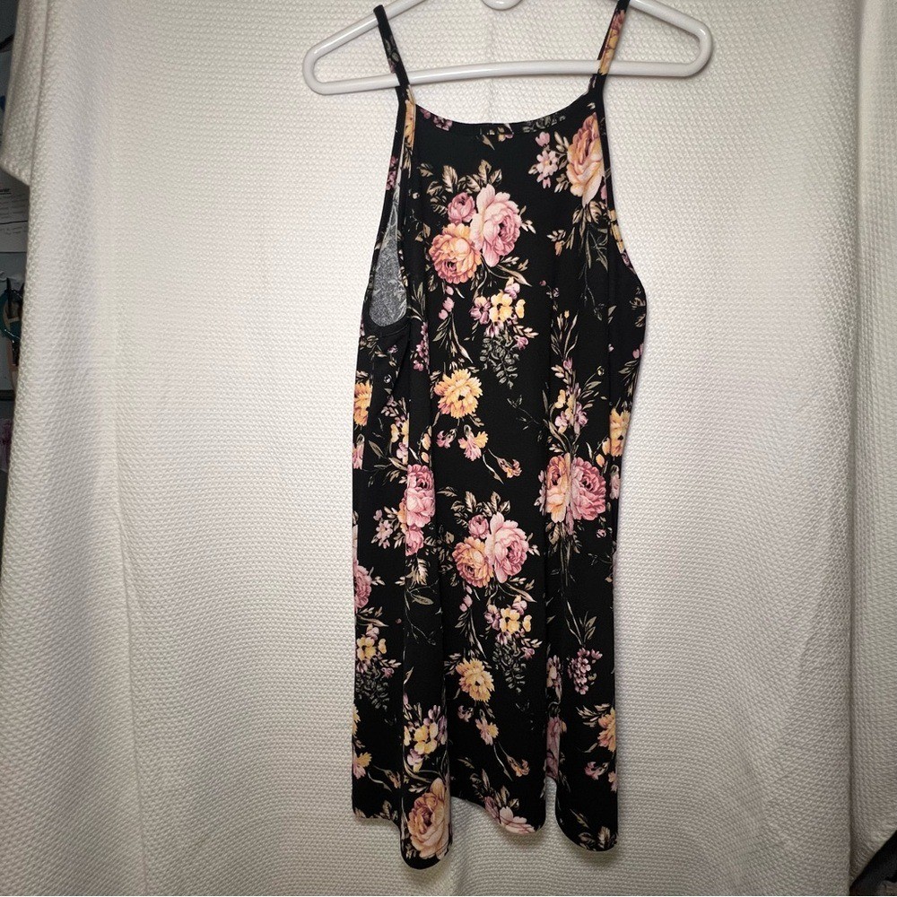 Wallflower Womens Size XXL Black and Floral Pattern Flowy Midi Sleeveless Dress