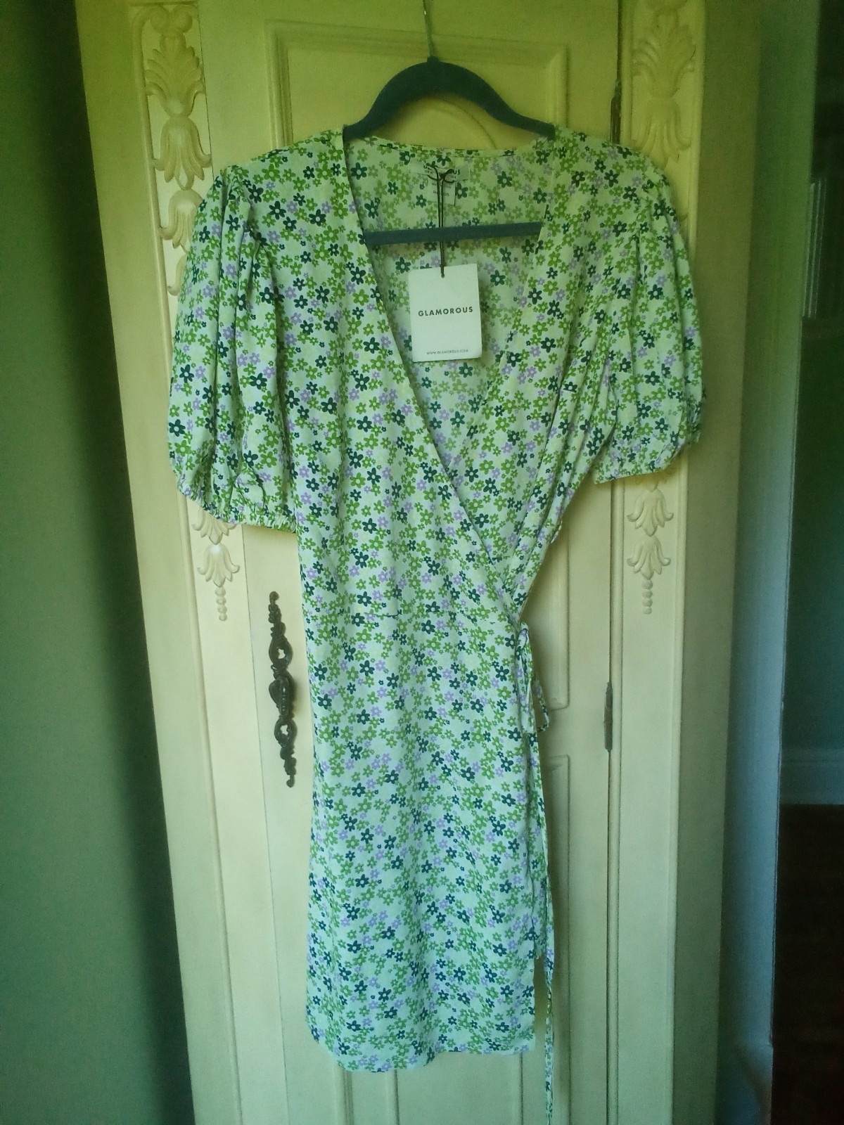 NWT Glamorous Women Floral Wrap Dress V-Neck Short Sleeve Size 8