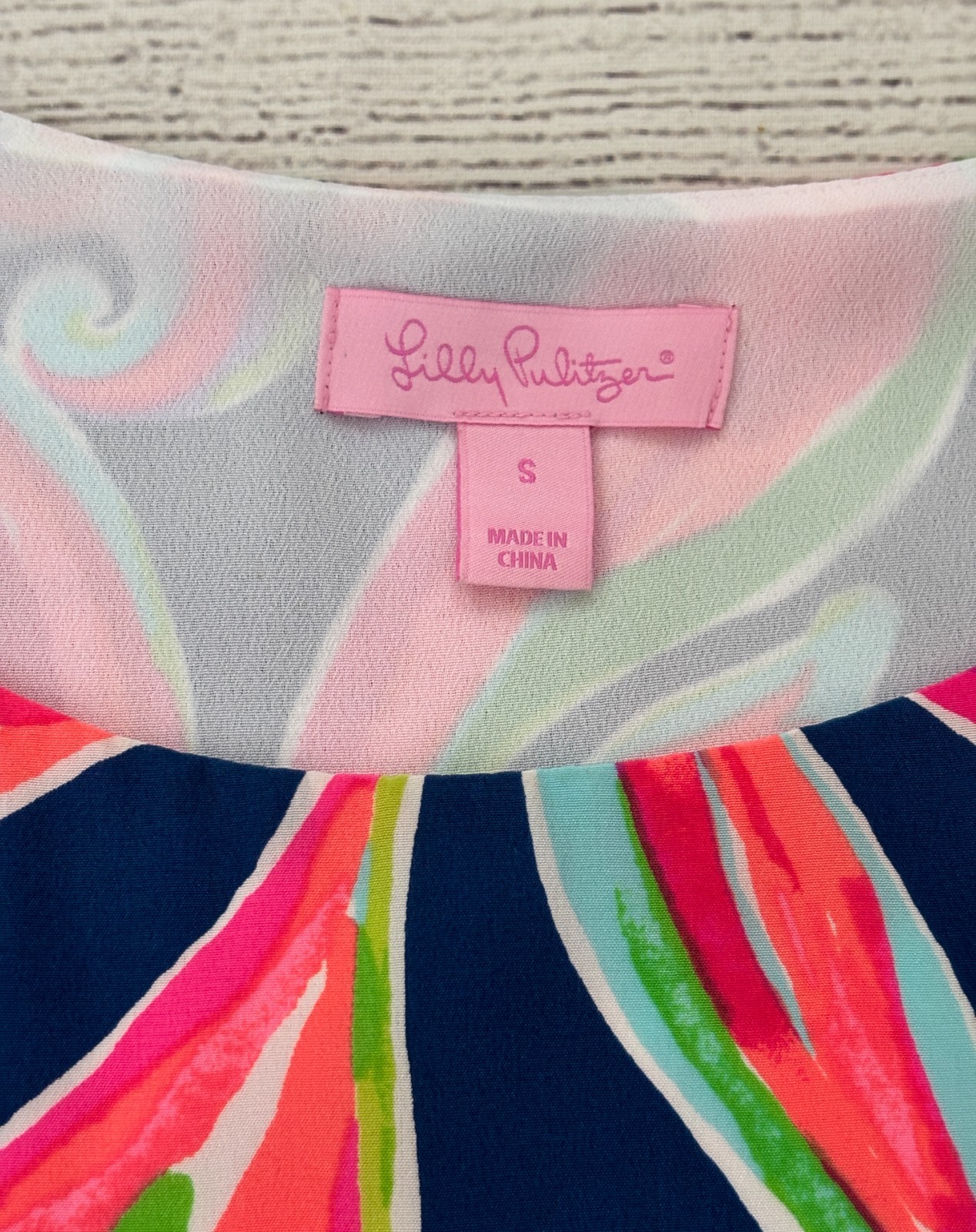 LILLY PULITZER JACKIE SHIFT Sz Small Resort Navy Banana Flambe’ 100% Silk Dress
