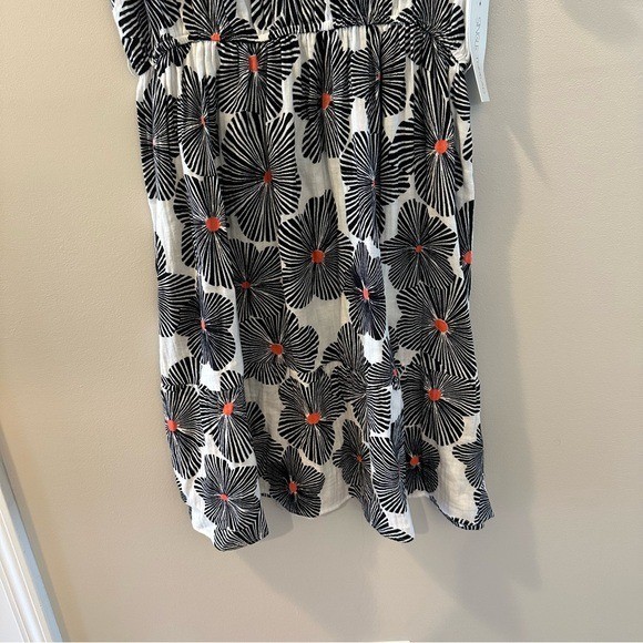 Single Thread Women’s Printed Flutter Sleeve Dress Size Large NWT