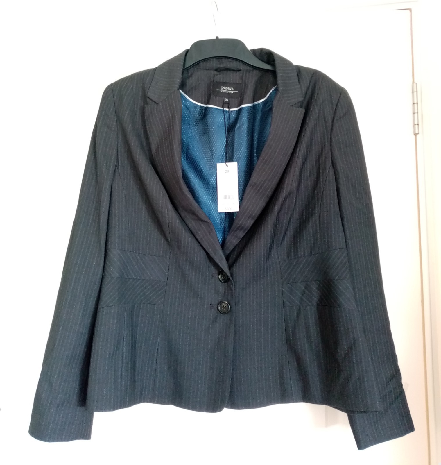 WOMEN STRIPPED 2 PIECE OFFICE TROUSERS SUIT JACKET.. BNWT SIZE 18/20