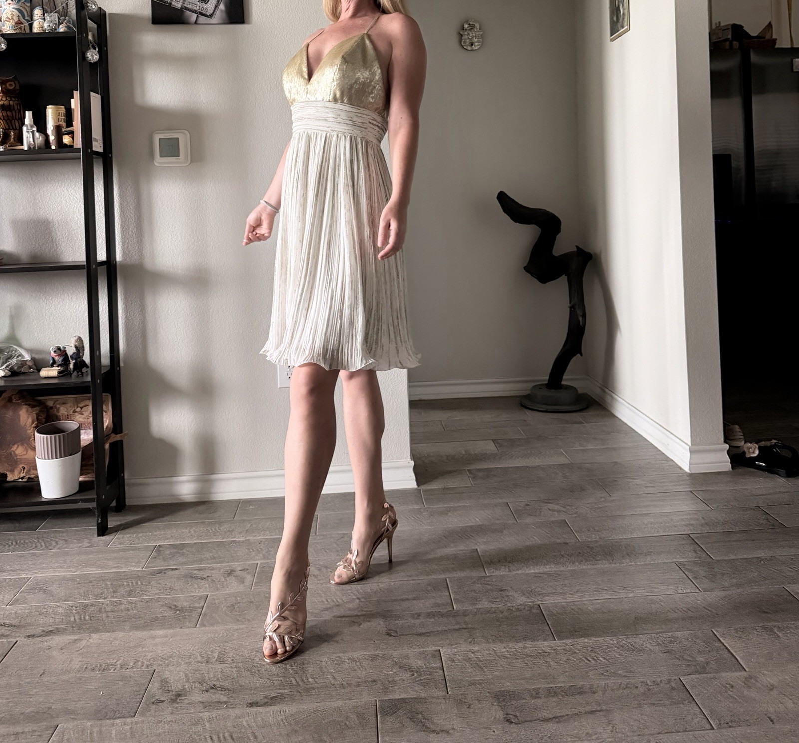 Women’s Ivory/Gold Solid Pleated V-Neck Backless A-Line Dress, size S
