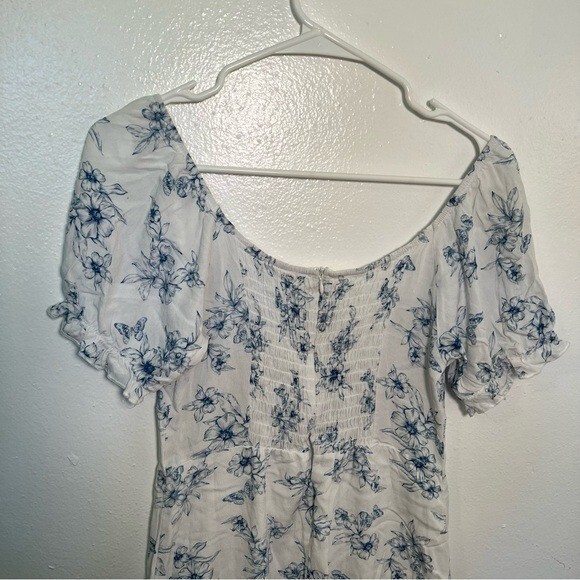 Lottie Moss Women’s Size Medium Mini Dress White Blue Floral Print Puff Sleeve