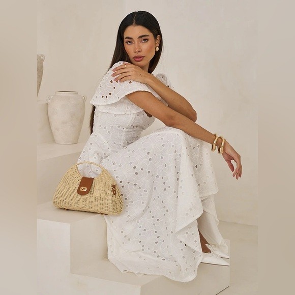 NWT Size MP – Extro&Vert Ada Flutter-Sleeve Broderie Midi Dress