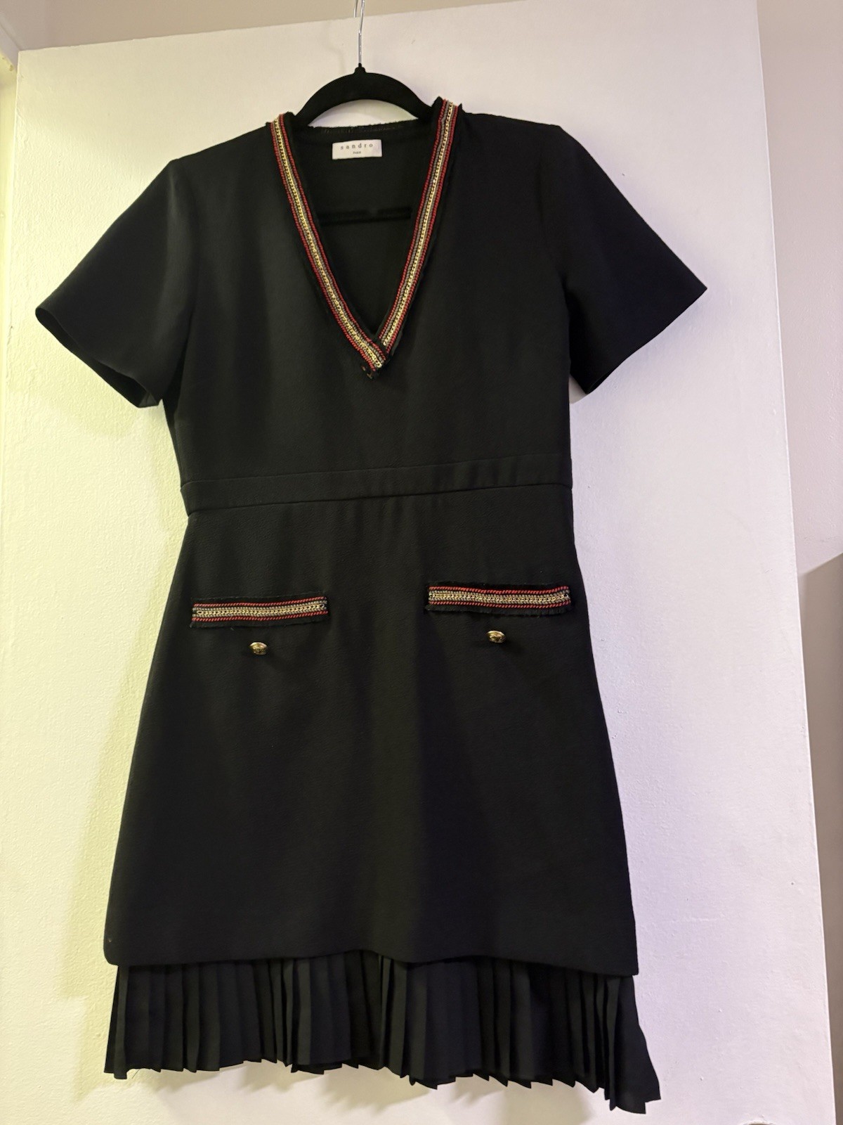 Sandro Black V-Neck Short Sleeve Sheath Mini Dress Pleated Trim EU 36