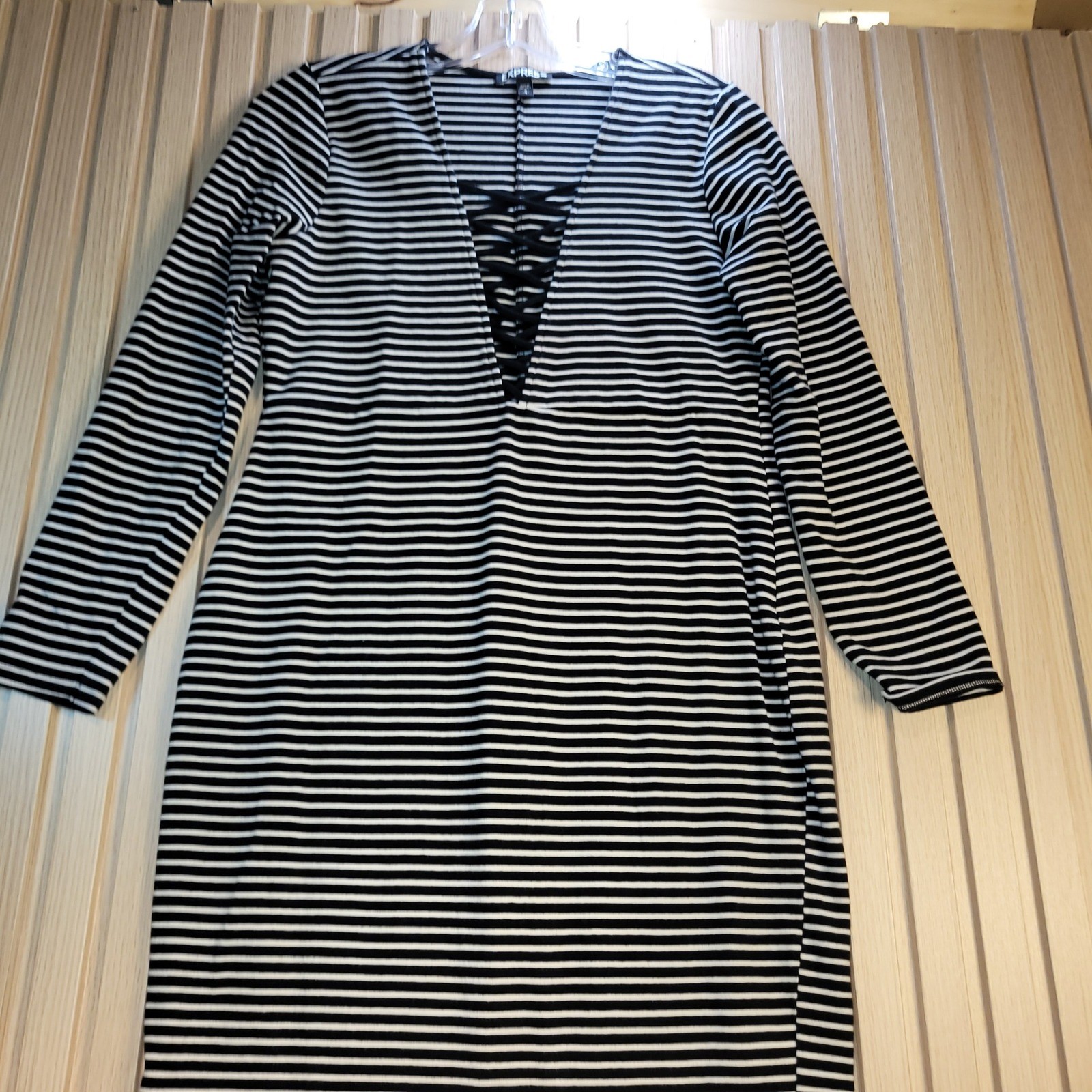 Express Womens Black White Striped Lace Up V-Neck Long Sleeve Sheath Dress L