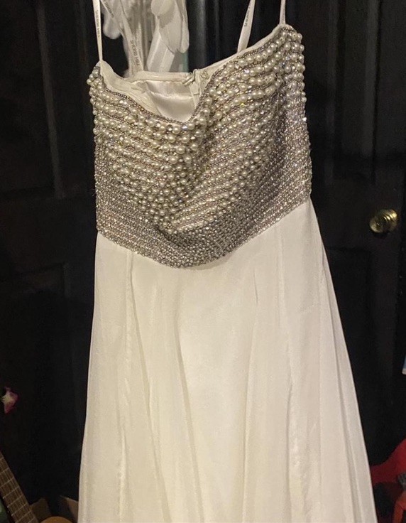 Sherri Hill Women’s Formal Prom Gown Size 4 White Long Sweetheart Beaded