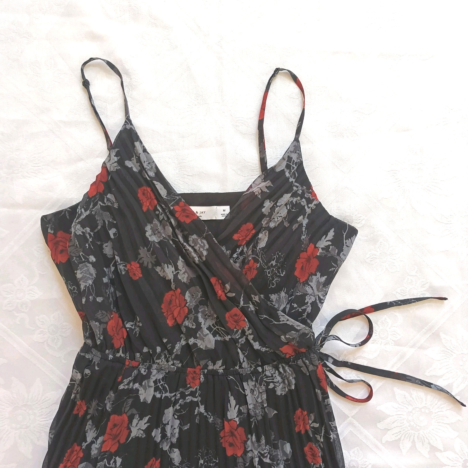 NEW Ali & Jay Pleated Adjustable Straps Maxi Dress Lined M Black Floral Print