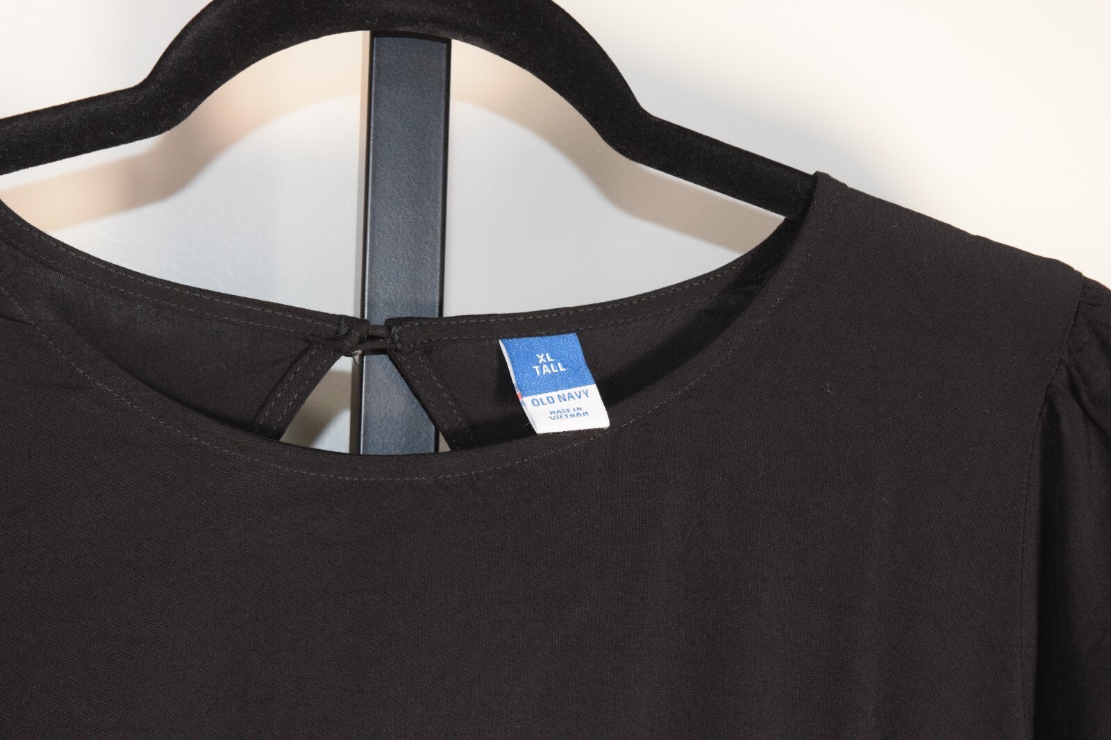 Old Navy Black Shift Dress Size XL Tall –Short Sleeve Keyhole Back Smocked Waist