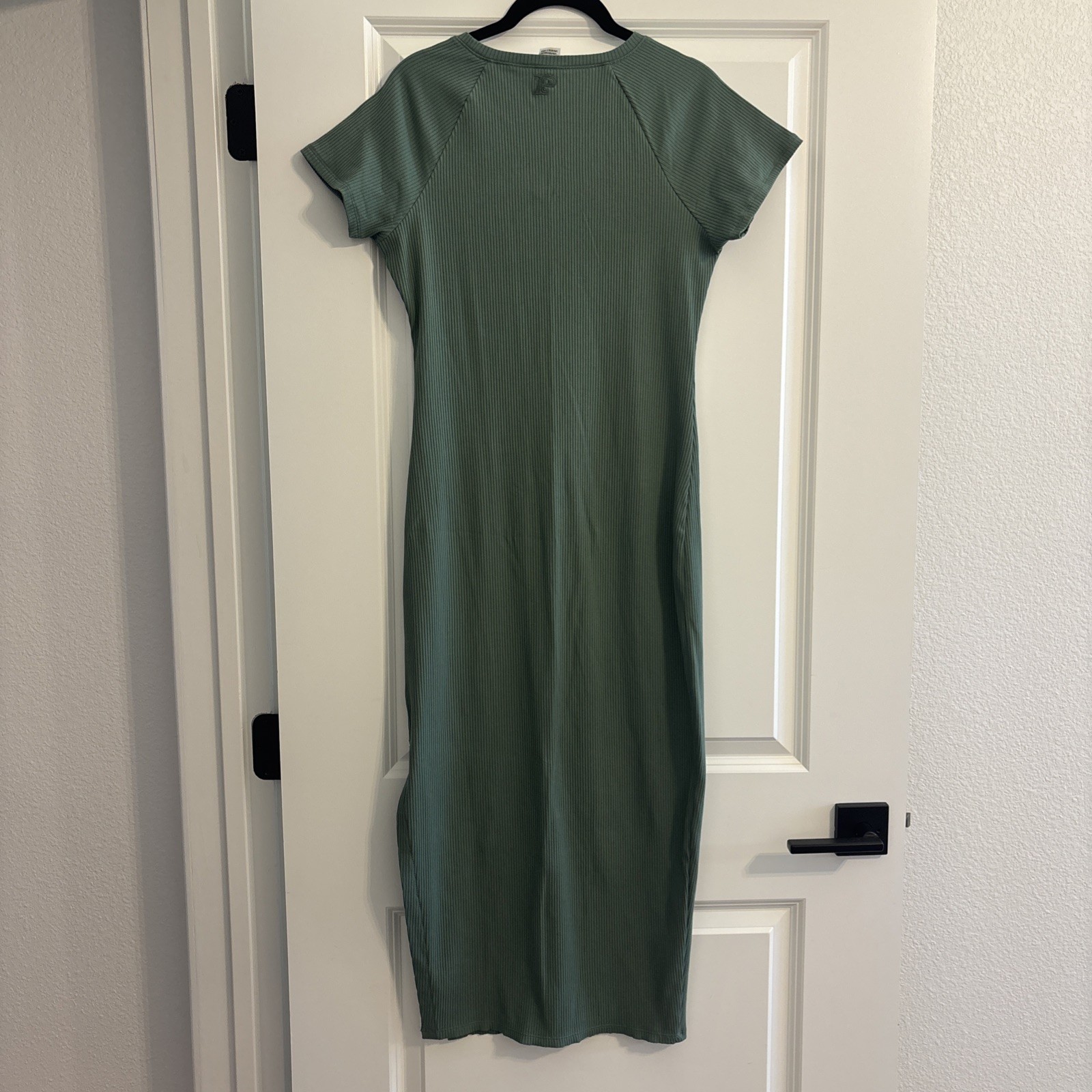 Victoria’s Secret PINK Fitted Ribbed Dress NWT Size L Green Body Con Side Slit