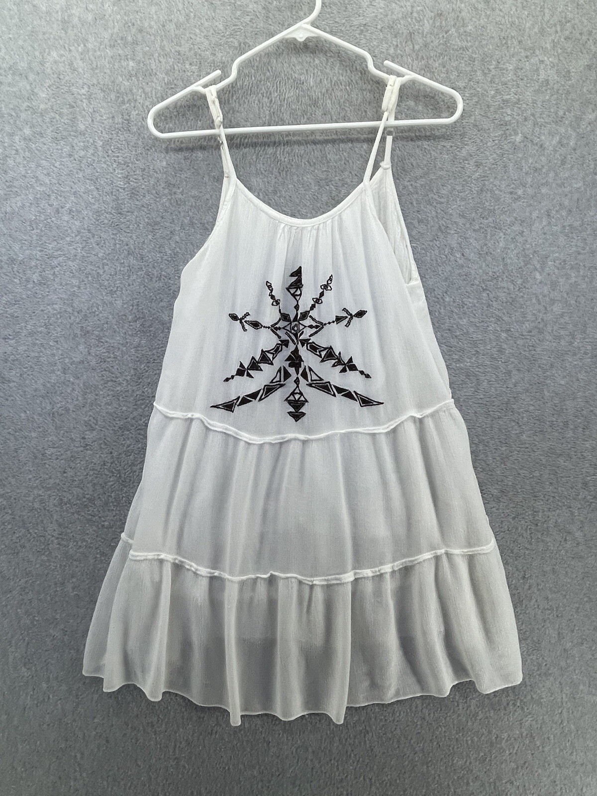 LAGACI Women’s Dress Trapeze Shift Solid White Embroidered Sleeveless Medium