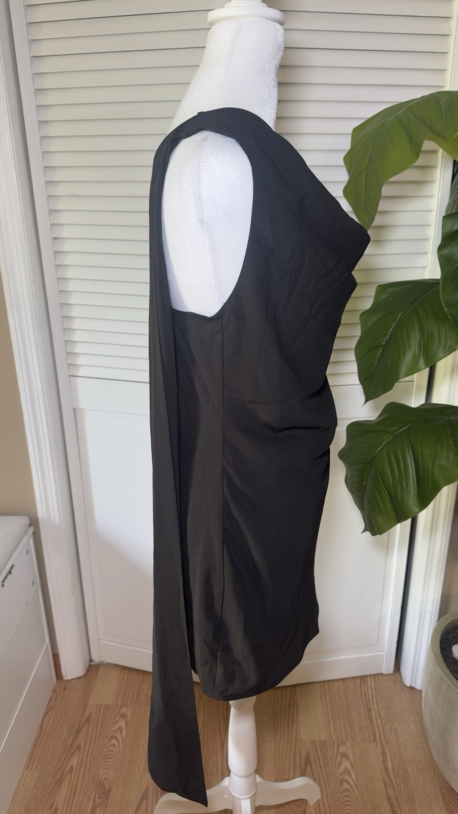 Superdown Revolve Black Draped Scarf Neck Mini Dress Women’s Size M