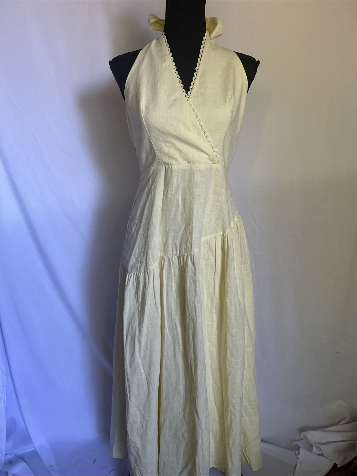 Indikah Women’s Yellow Halter Top Open Back Long Dress Size Large 8/10 NWT
