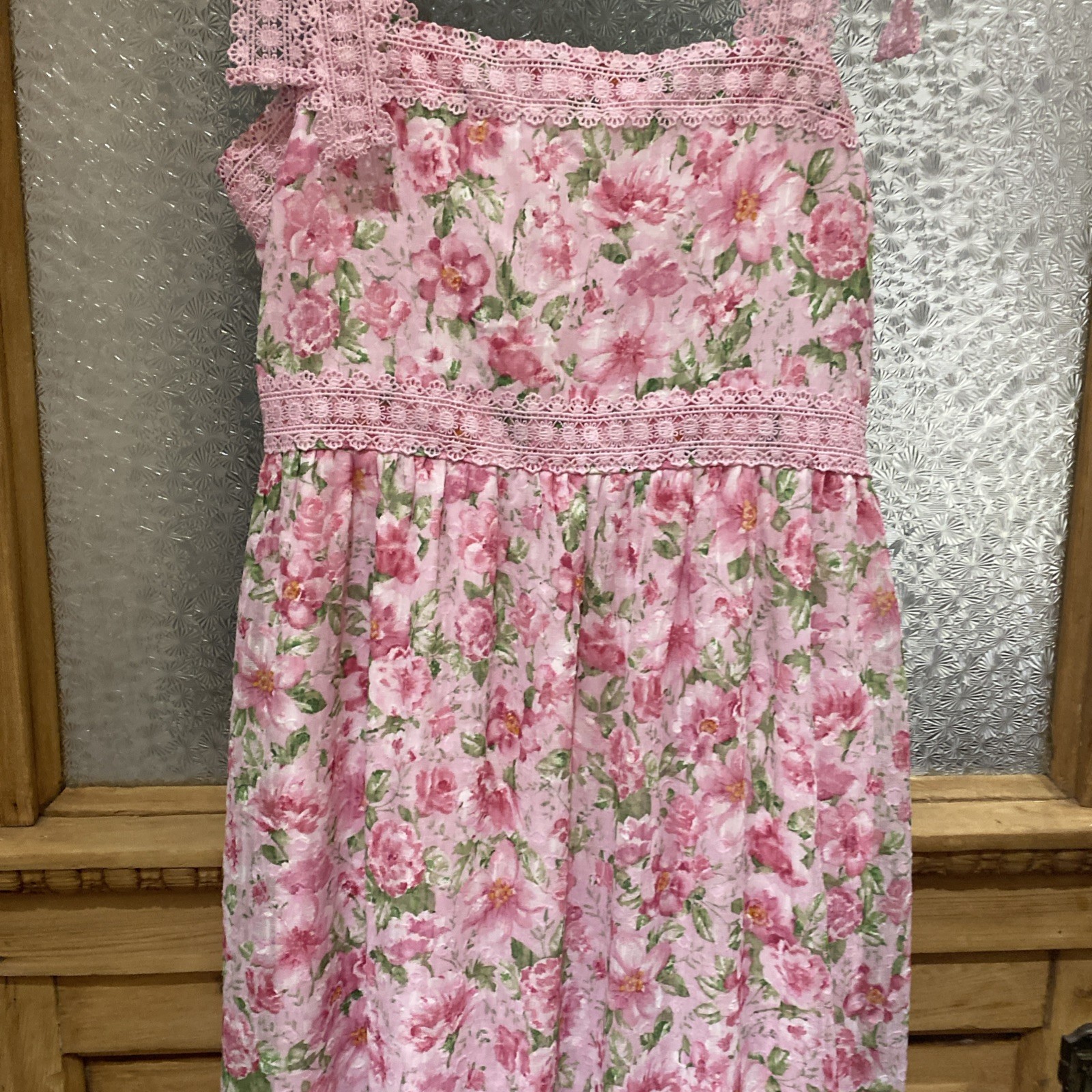 NWOT BY THE RIVER LARGE PINK FLORAL SHOULDER TIES MAXI DRESS