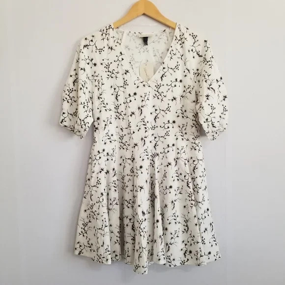 NWT Universal Thread Bell Elbow Mini Floral Dress Size XS
