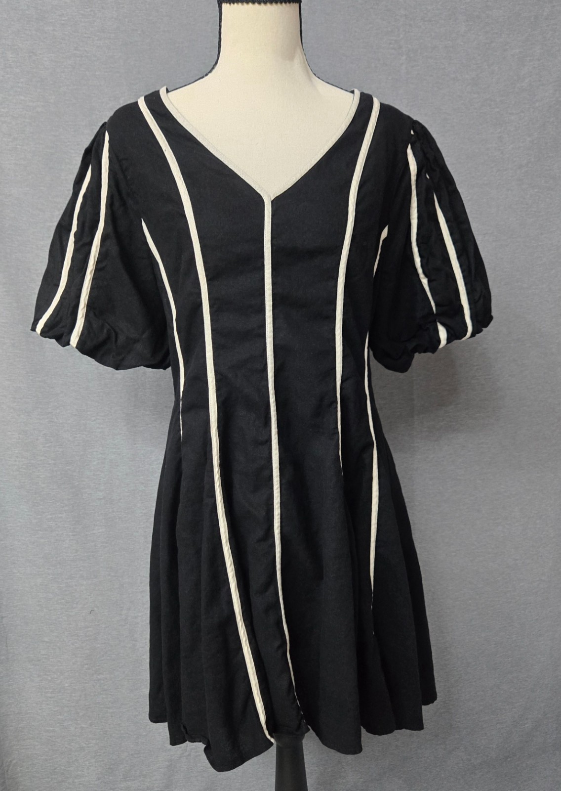 1.STATE Black Piped Short Sleeve Fit Flare Mini Dress VNeck Puff LBD Linen Blend