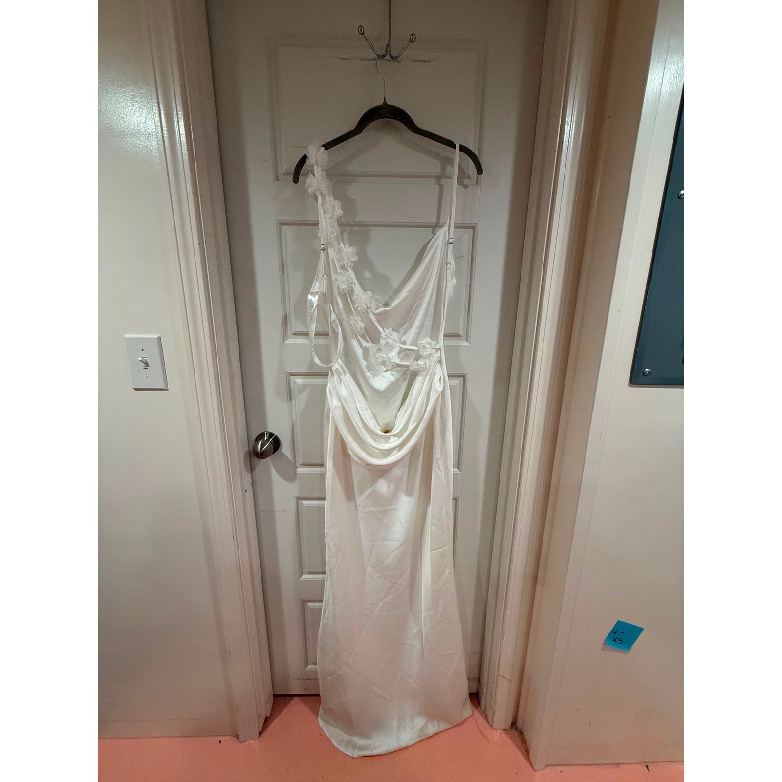 J Lux Label Bridal Down The Aisle Satin Gown Ivory Womens Size Large