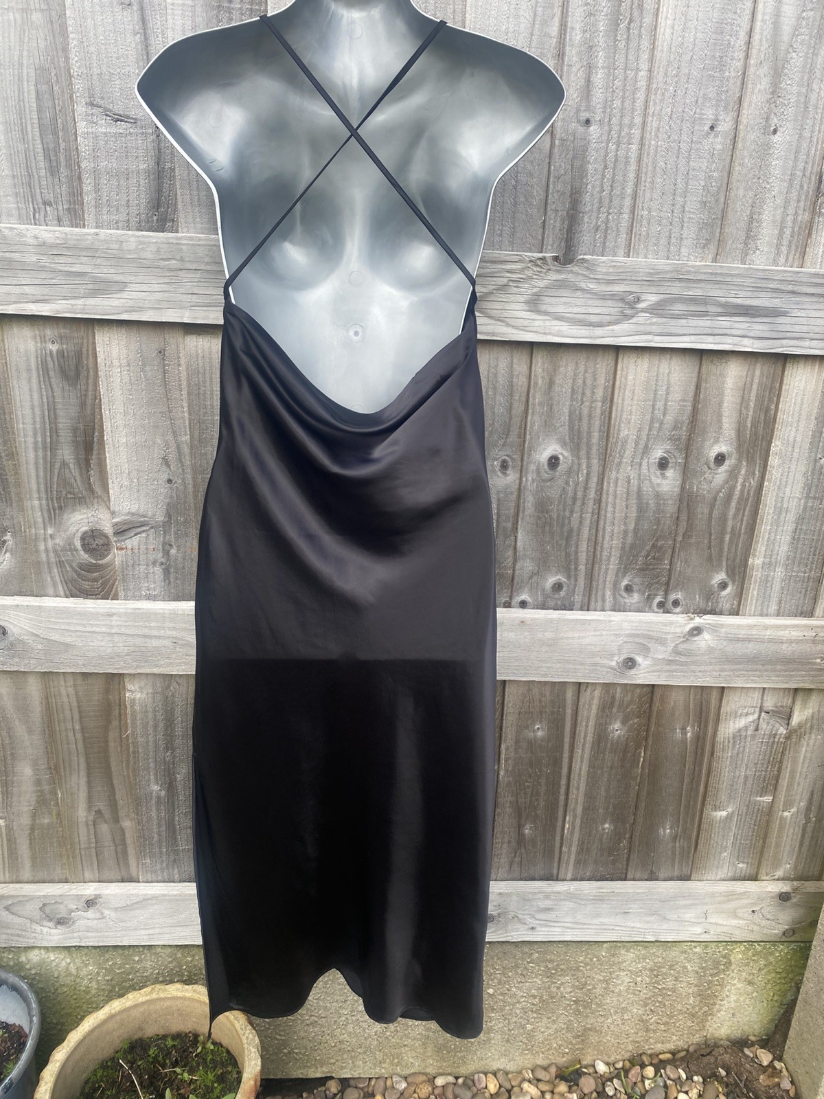 Lovely Lightweight Satin Feel Cross Back H &M Size 32 Approx 10 In My Opinion