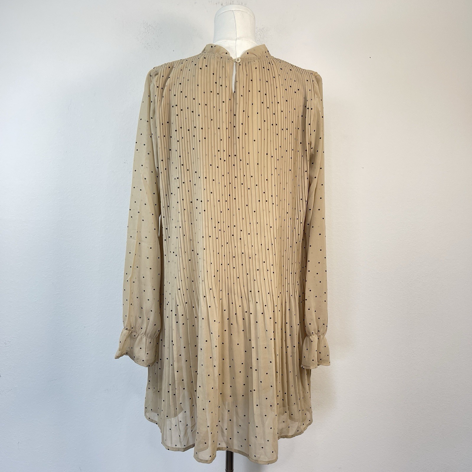 MOD REF Pleated Shift Mini Dress Size M Cream Polka Dots Romantic Retro