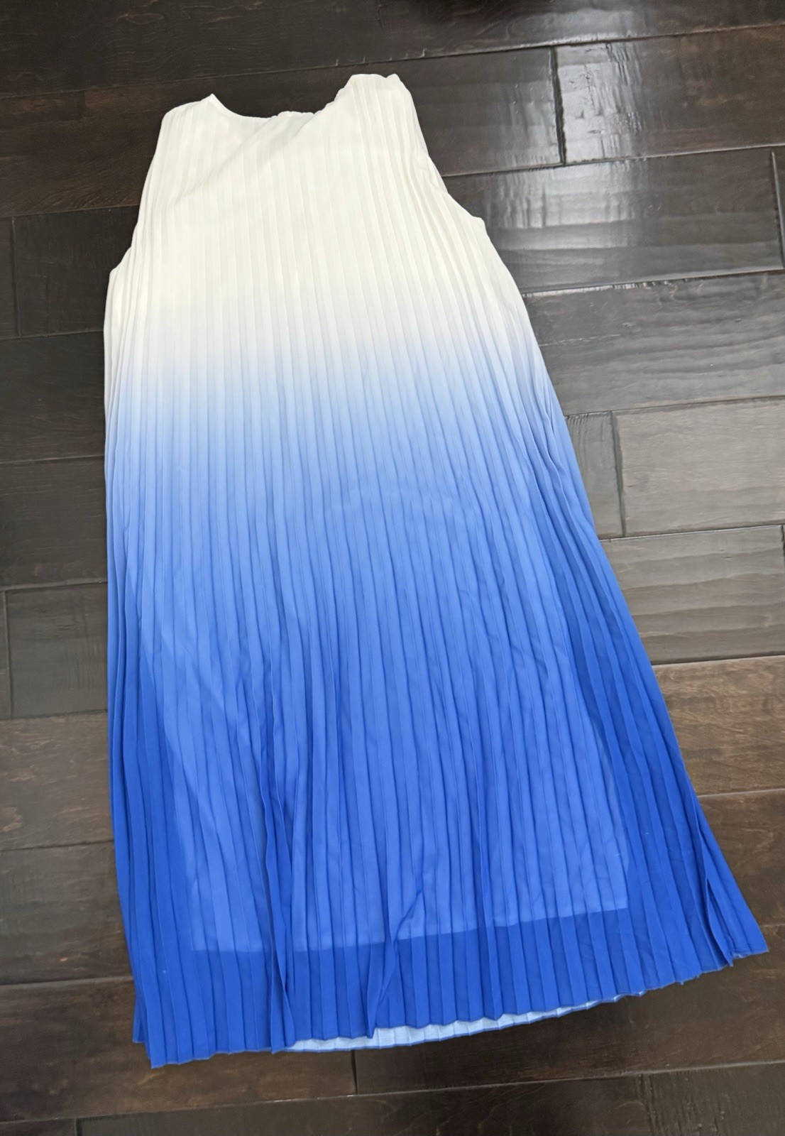J. MCLAUGHLIN Women’s White Blue Gradient Pleated Maxi Dress Lined (Size L)