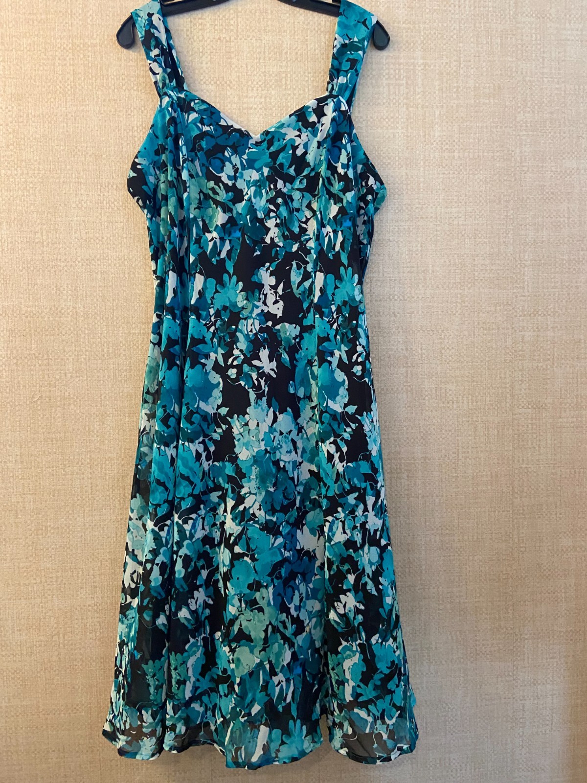 DB established 1962 sleeveless A-line midi dress size 18 black with floral print