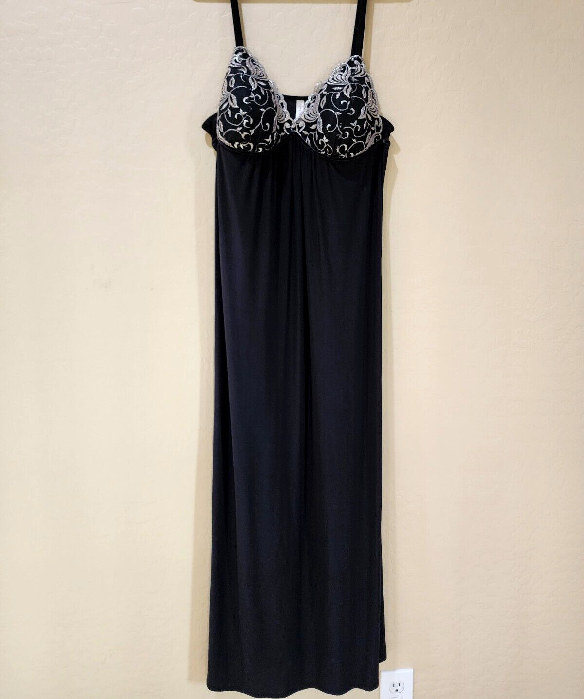 Vintage Ambrielle Silver Thread Embriodered Bodice Firm Cups Stretch Dress Night
