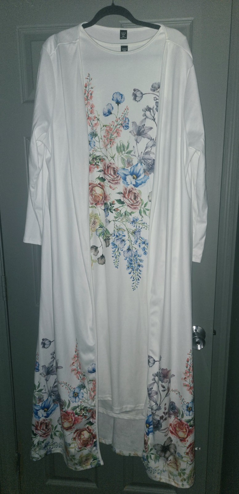 SHEIN CURVE Plus White Floral Sleeveless Dress & Long Robe Set