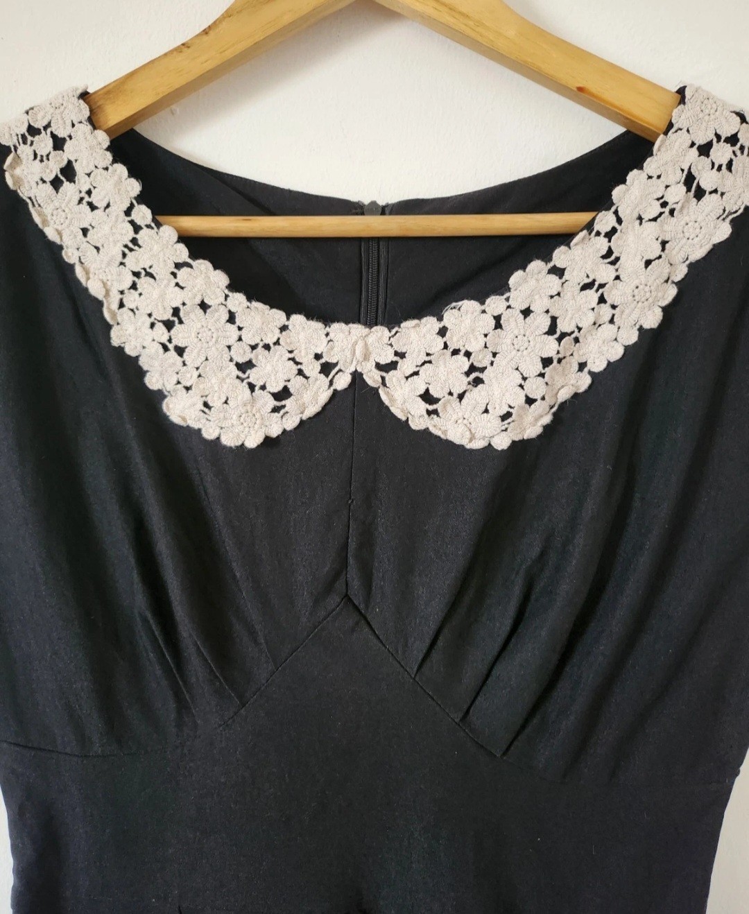 Black Dress With White Lace Peter Pan Collar – Retro – Size Medium Vintage Style