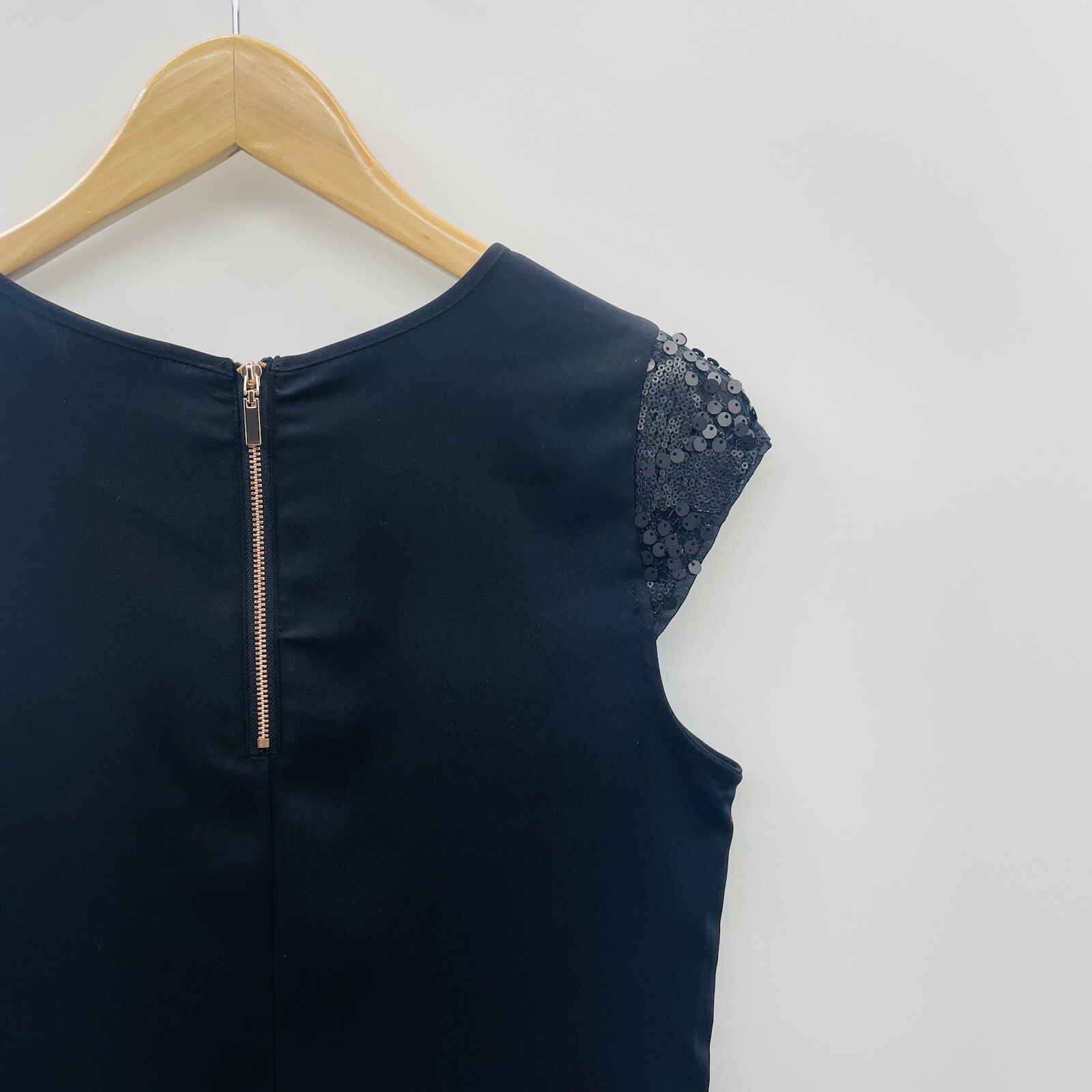 Mossimo Womens Size XS Sequin Capped Sleeve Sheath Dress in Ebony Black $30