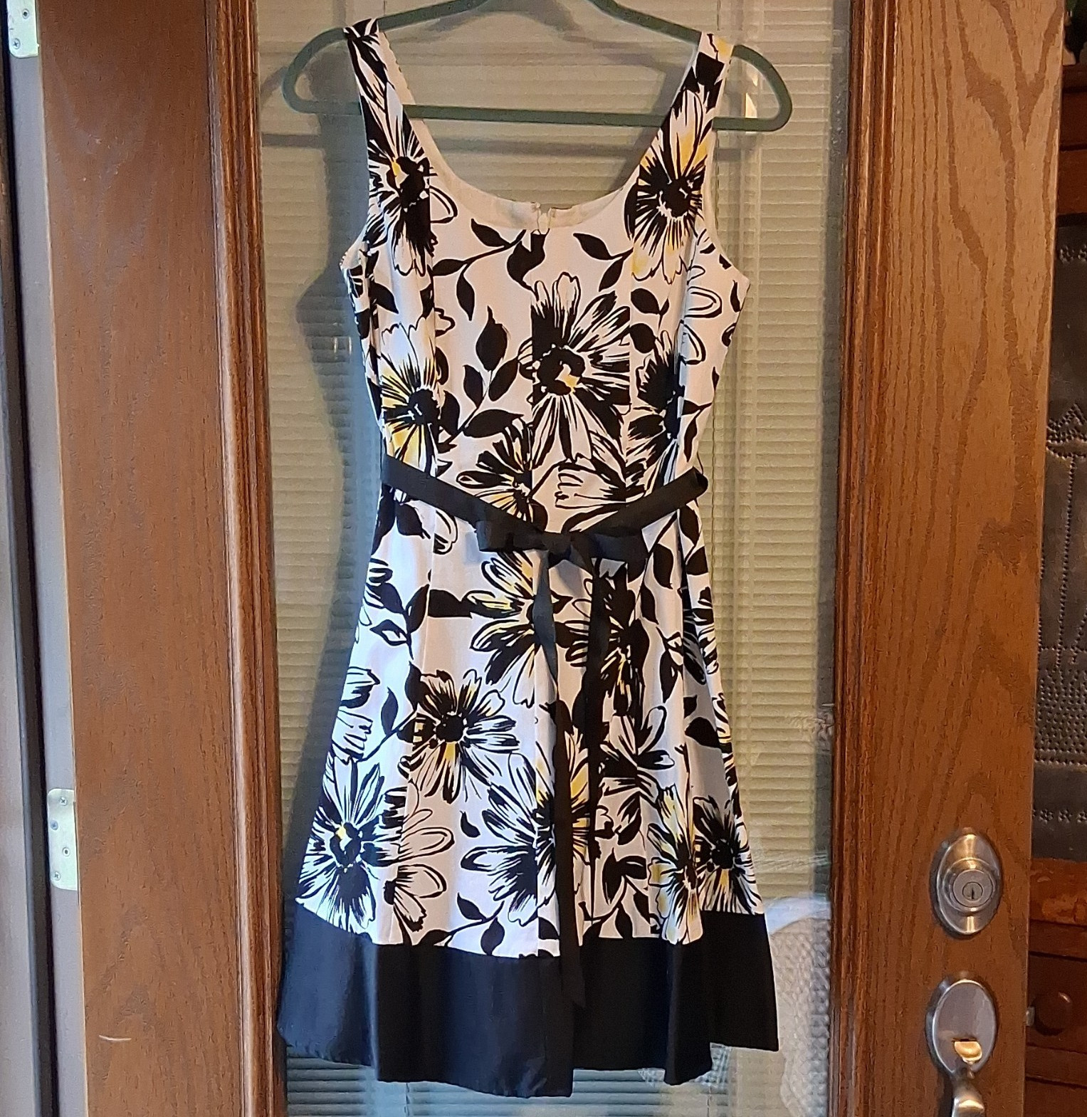 Jessica Howard Fit & Flare V-Neck Strappy Sleeveless Floral Dress 10P