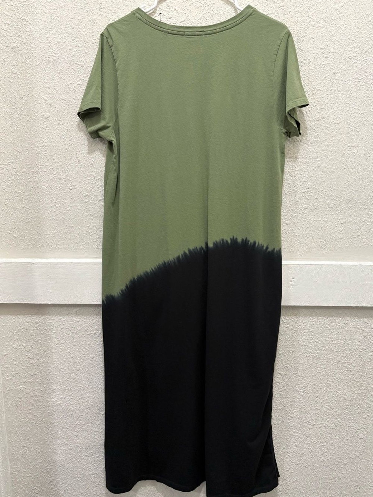 ATM Anthony Thomas Melillo Dip Dye V-Neck T-Shirt Dress – Agave Combo Size Small