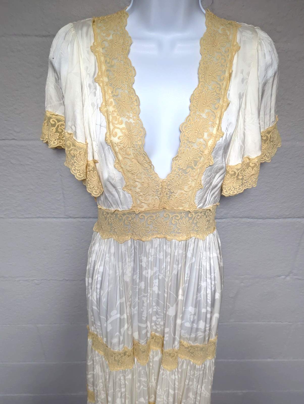 SPELL & THE GYPSY Collective Ivory Ocean Lace Maxi Gown Size S