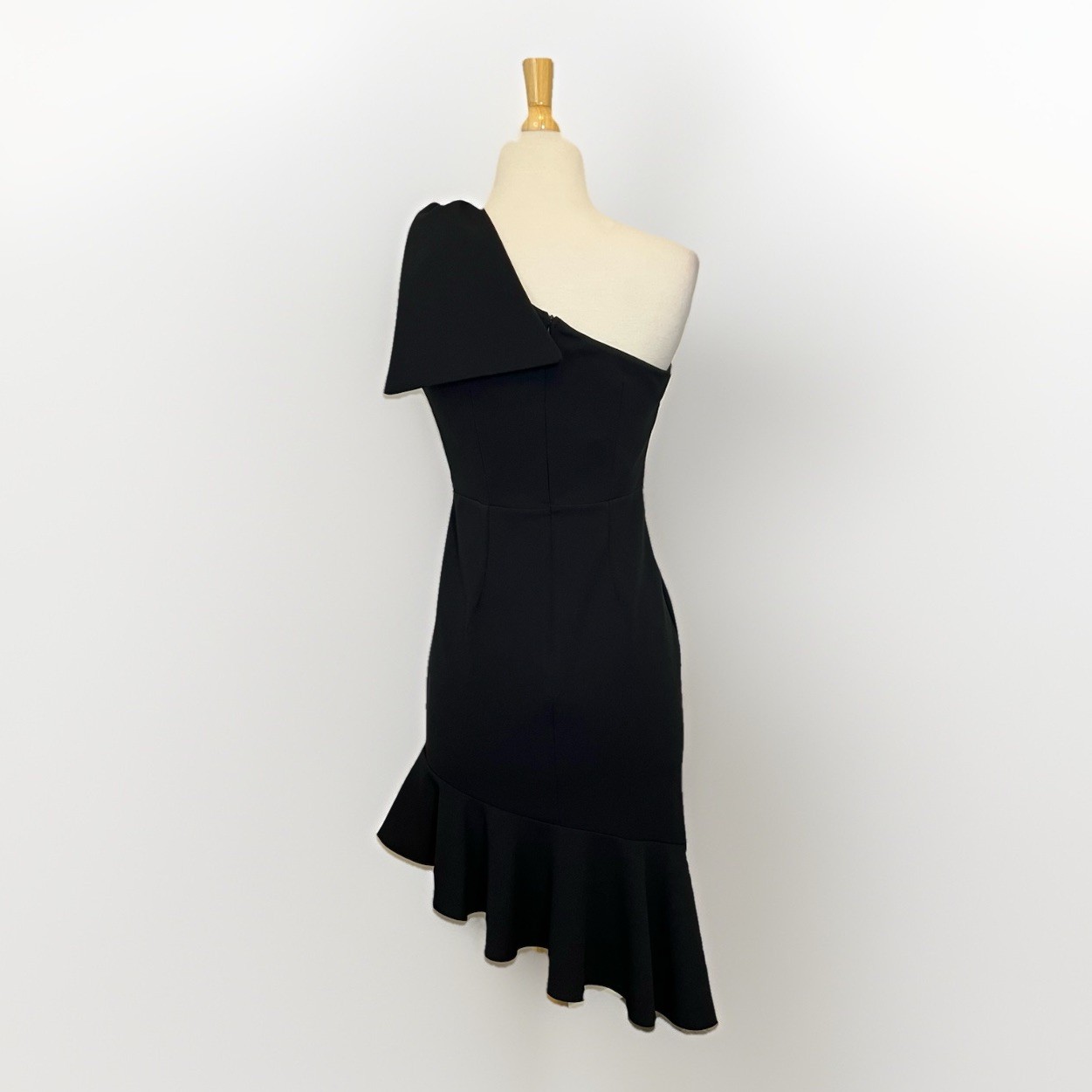 Saints + Secrets Black Asymmetrical One Shoulder Bow Cocktail Dress Size M