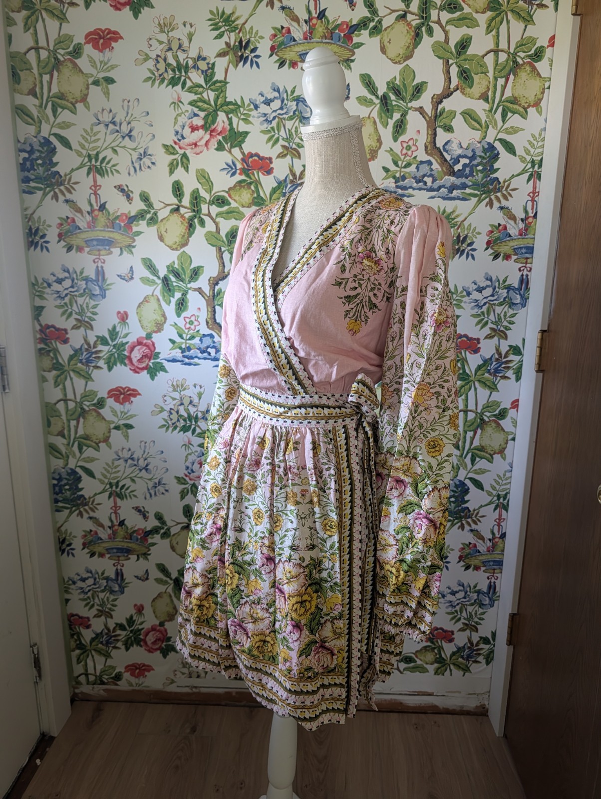 NWT A Loves A Floral Print Surplice V-Neck Long Bubble Sleeve Wrap A-Line Dress