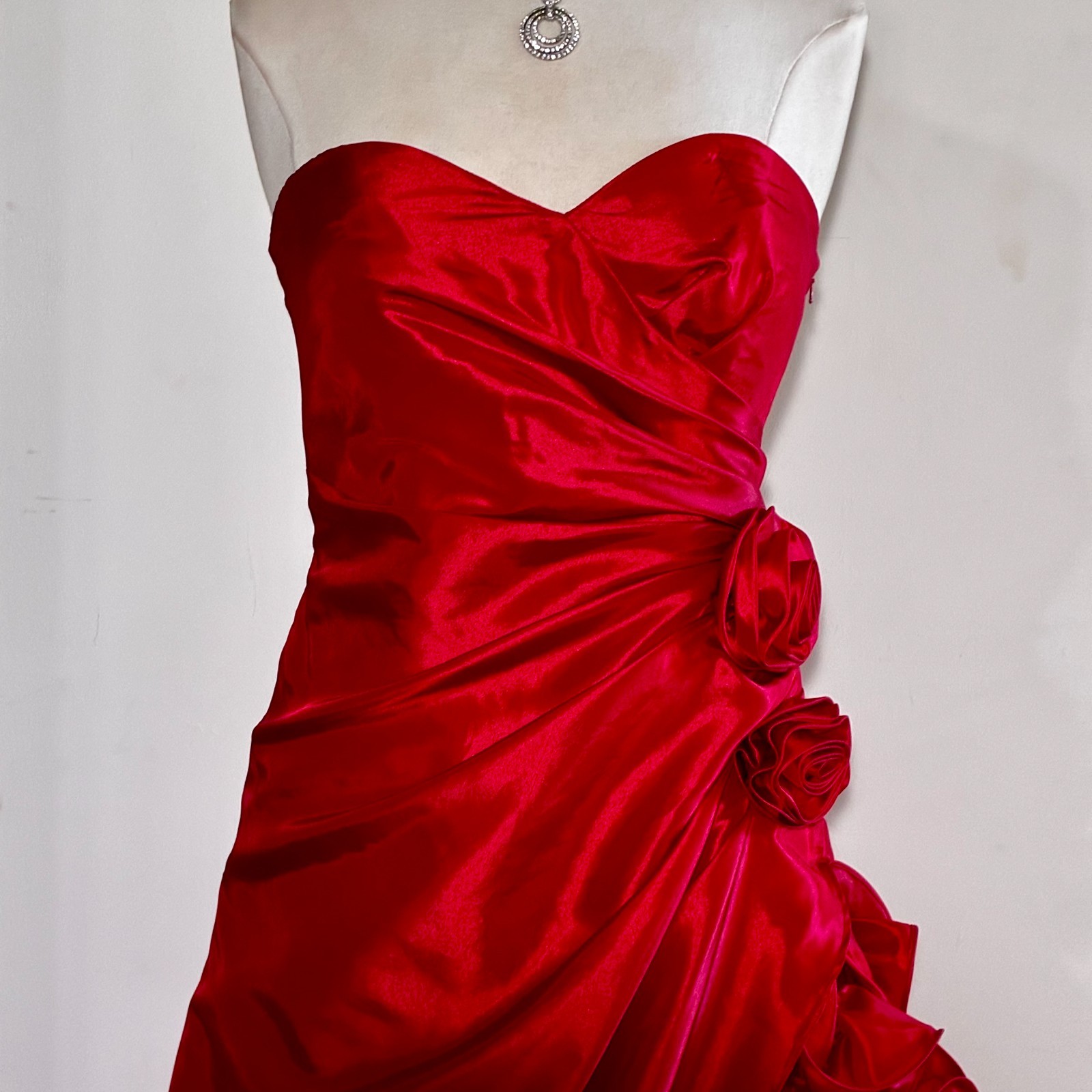Preown-Jump Apparel Classic Decadence S’Heart Bodice Prom Gown(Red) – Sz 9/10