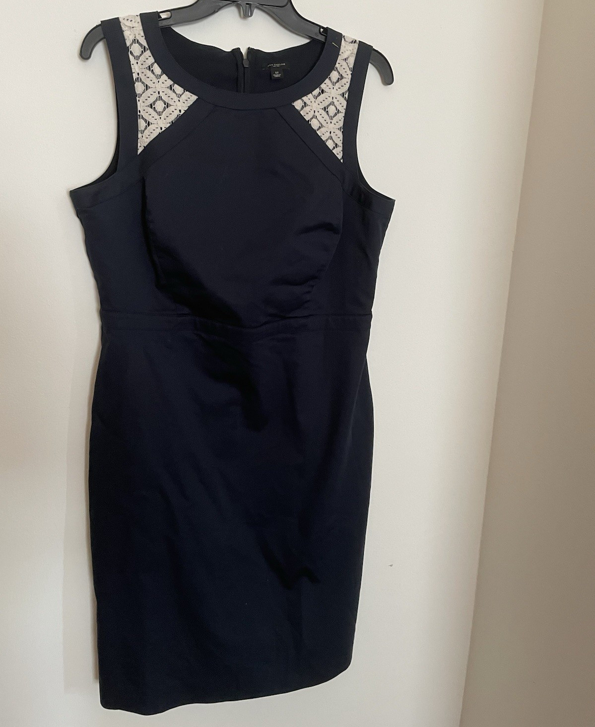 Ann Taylor Women’s Navy Ivory Lace Yoke Sheath Dress 12 Knee Sleeveless Zip