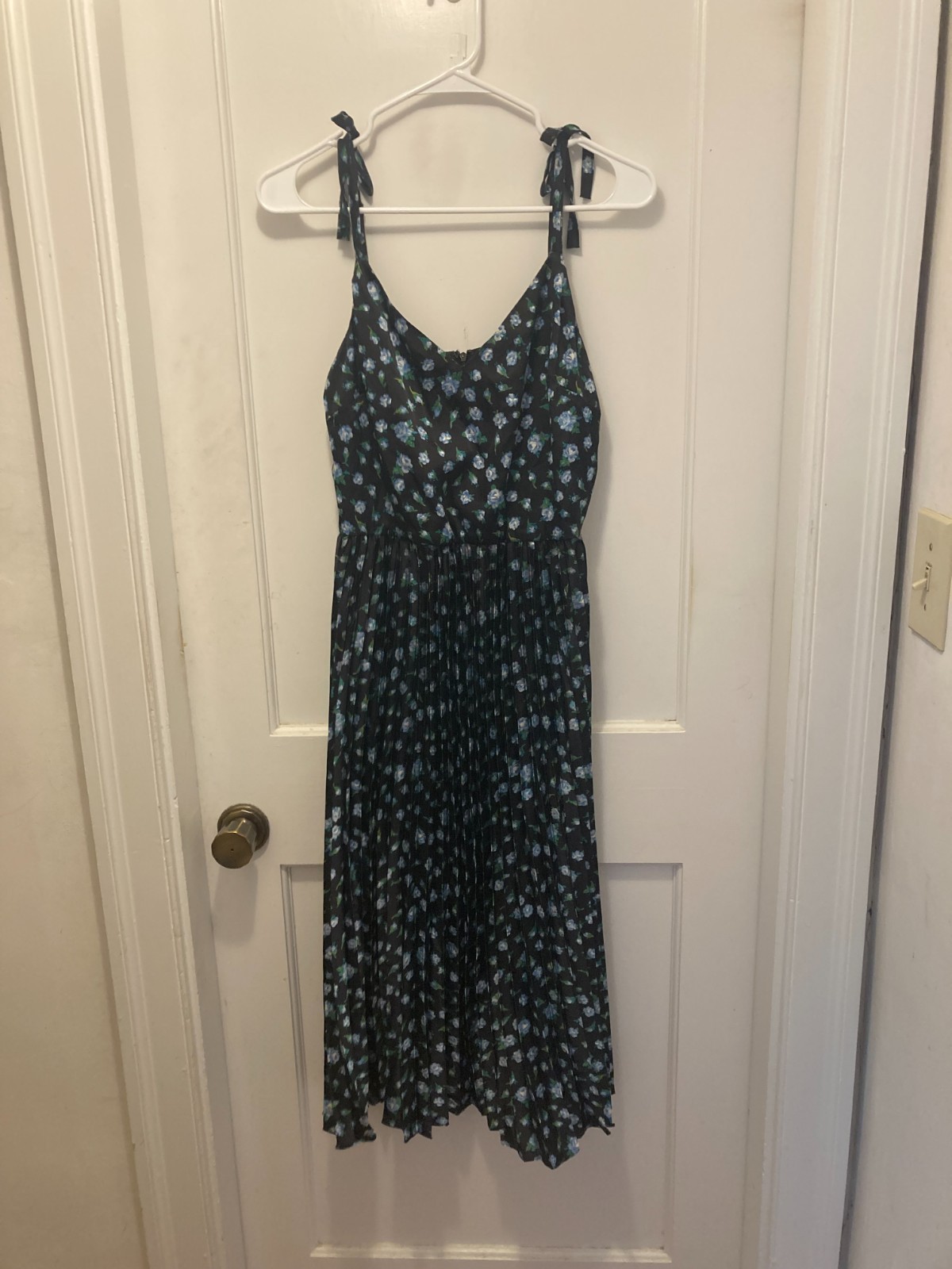 Betsey Johnson Womens Black Floral Pleated Slip Dress Size 6 Retro Cottage Core
