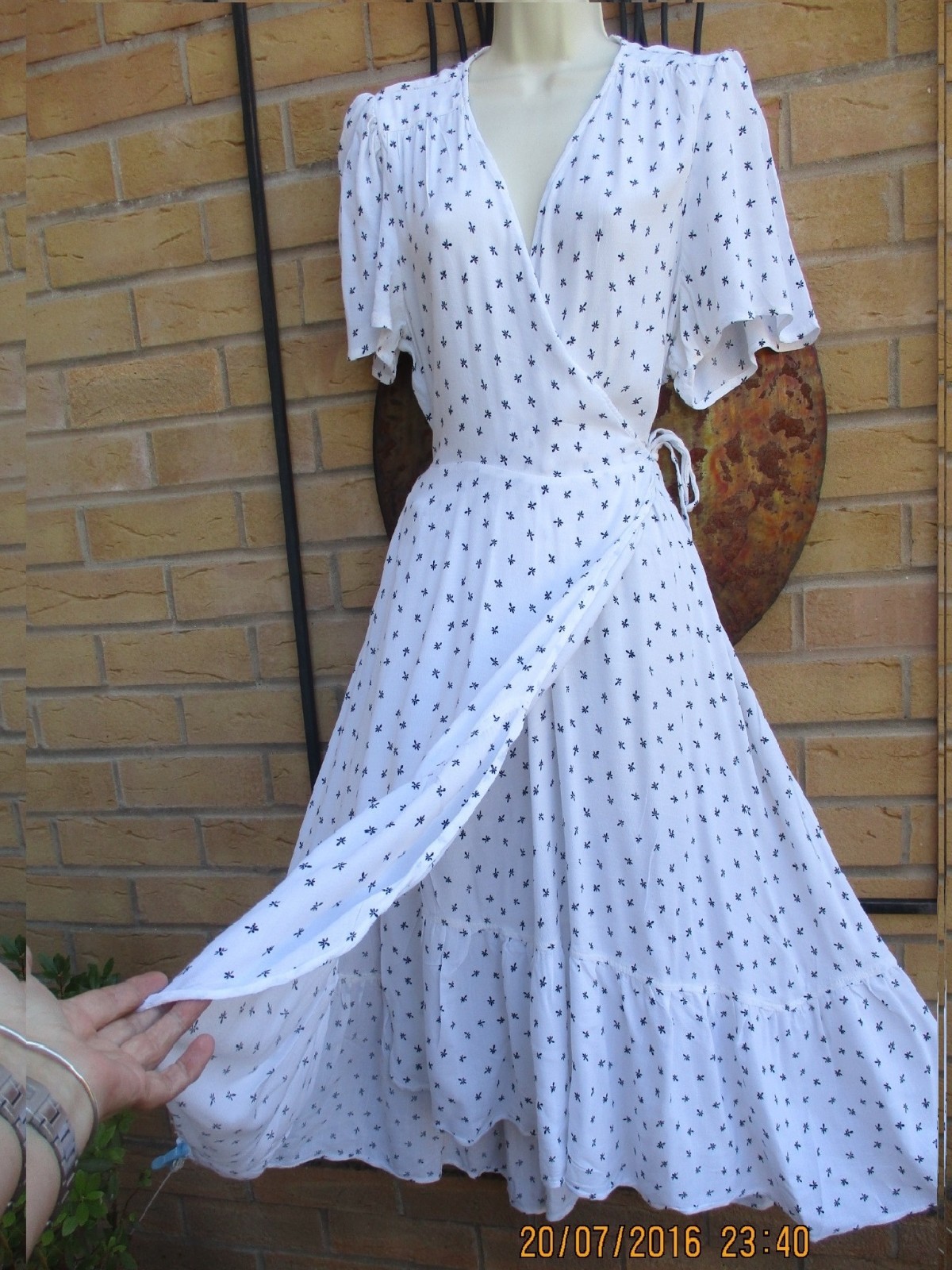 M&S Per Una Size 22 Ivory Ditsy Floral Print Wrap Dress