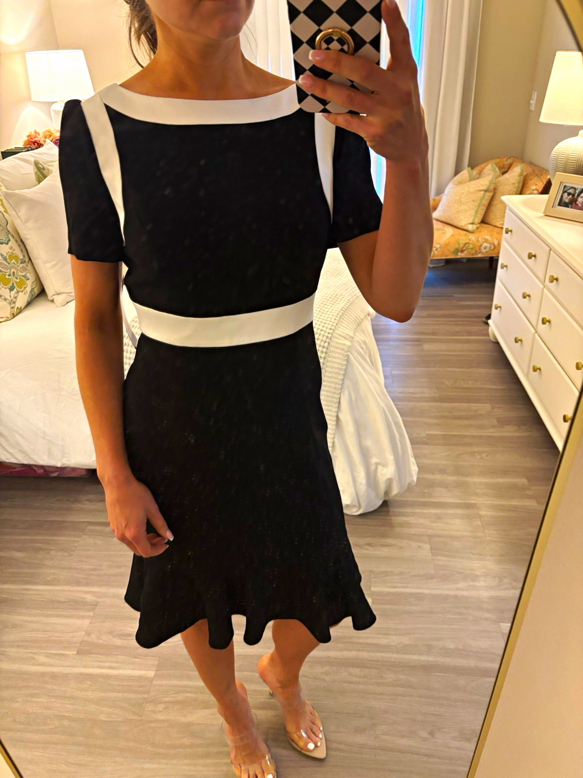 SHANI Black/Ivory Colorblock Fit & Flare Knee Dress SS Boat Neck Size 6 S-771
