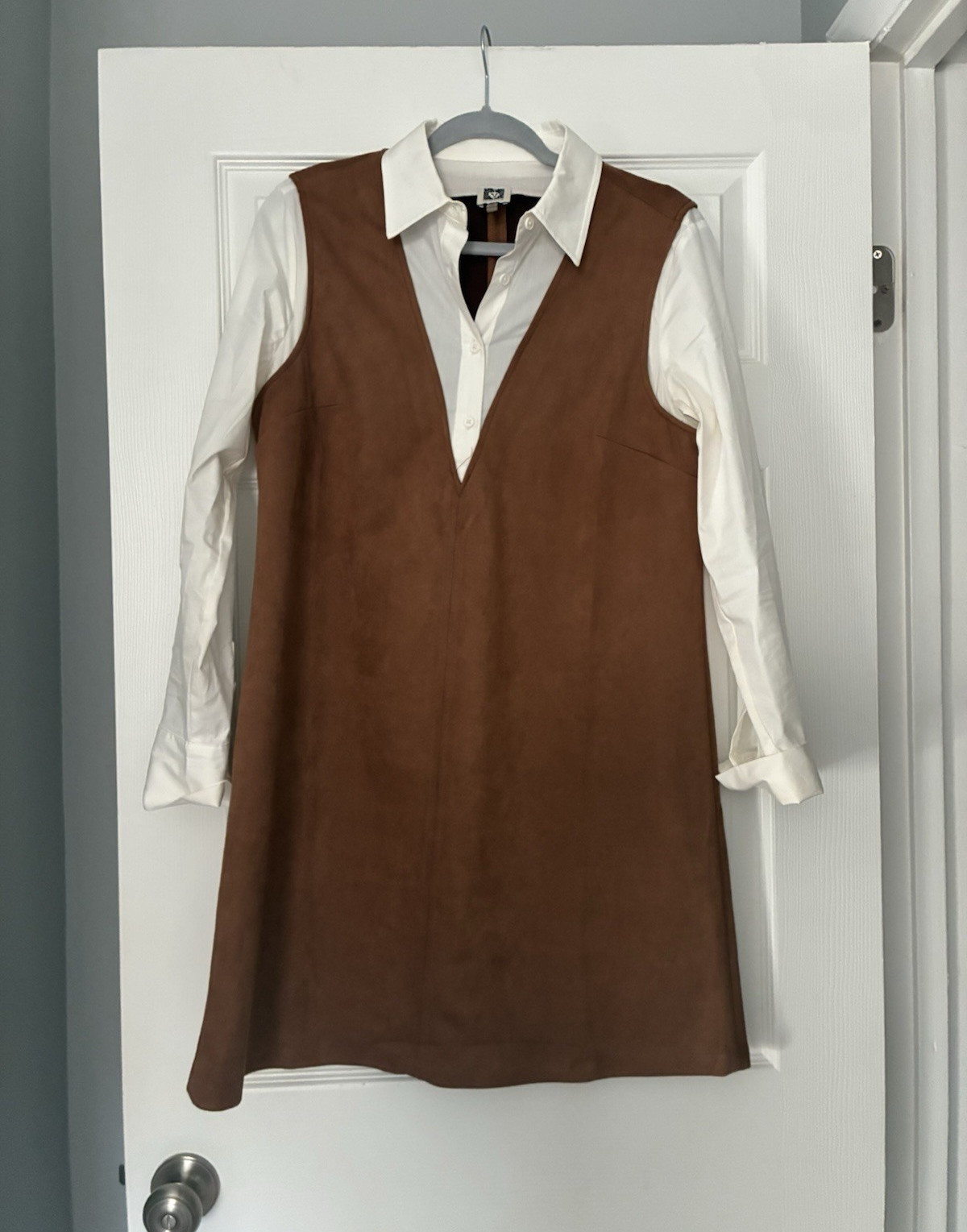 Anne Klein Brown Sleeveless Knee Length dress with built in white shirt, Size 8