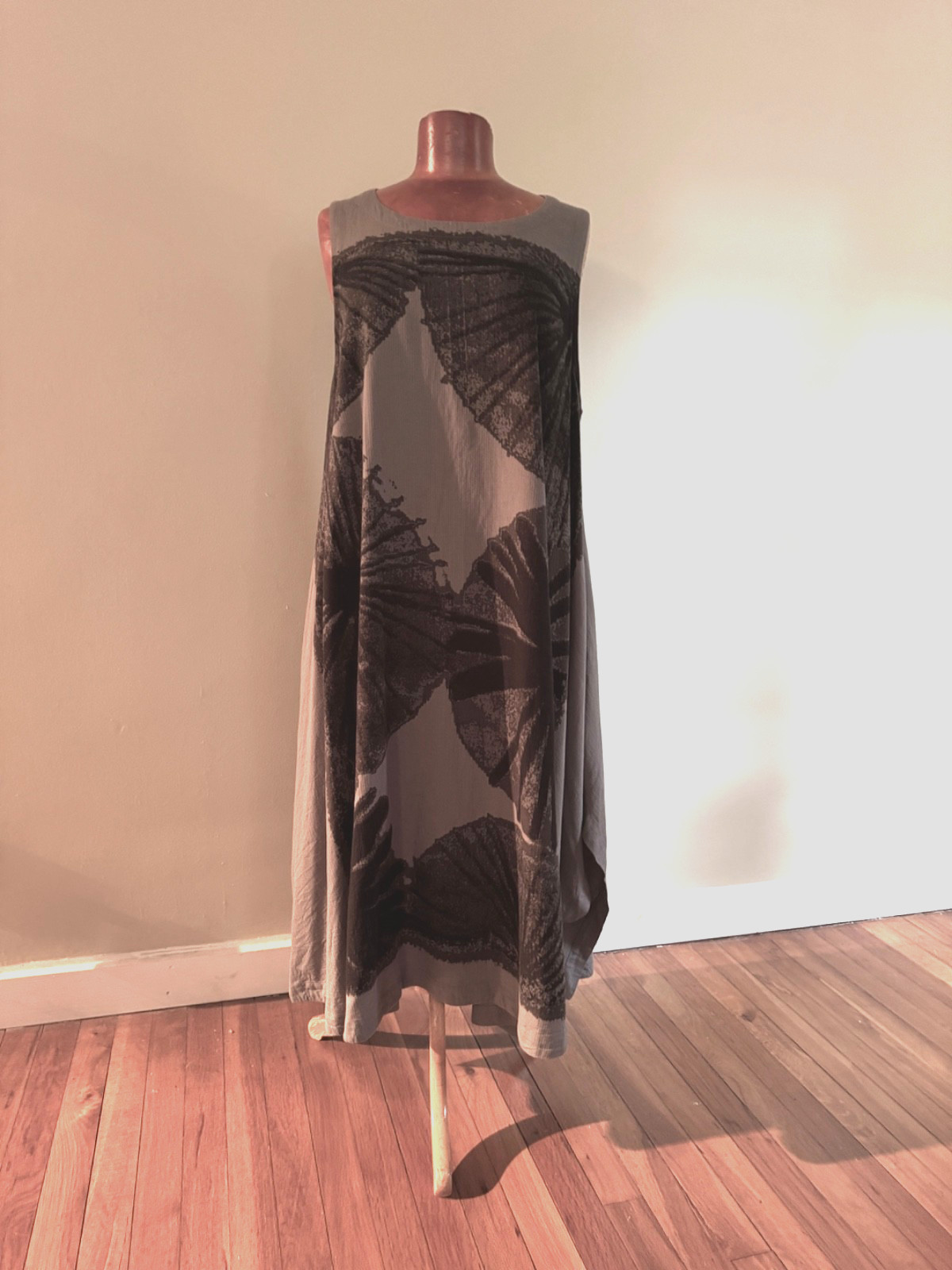 Moyuru Gray/Black sleevless Linen/Cotton Dress Large