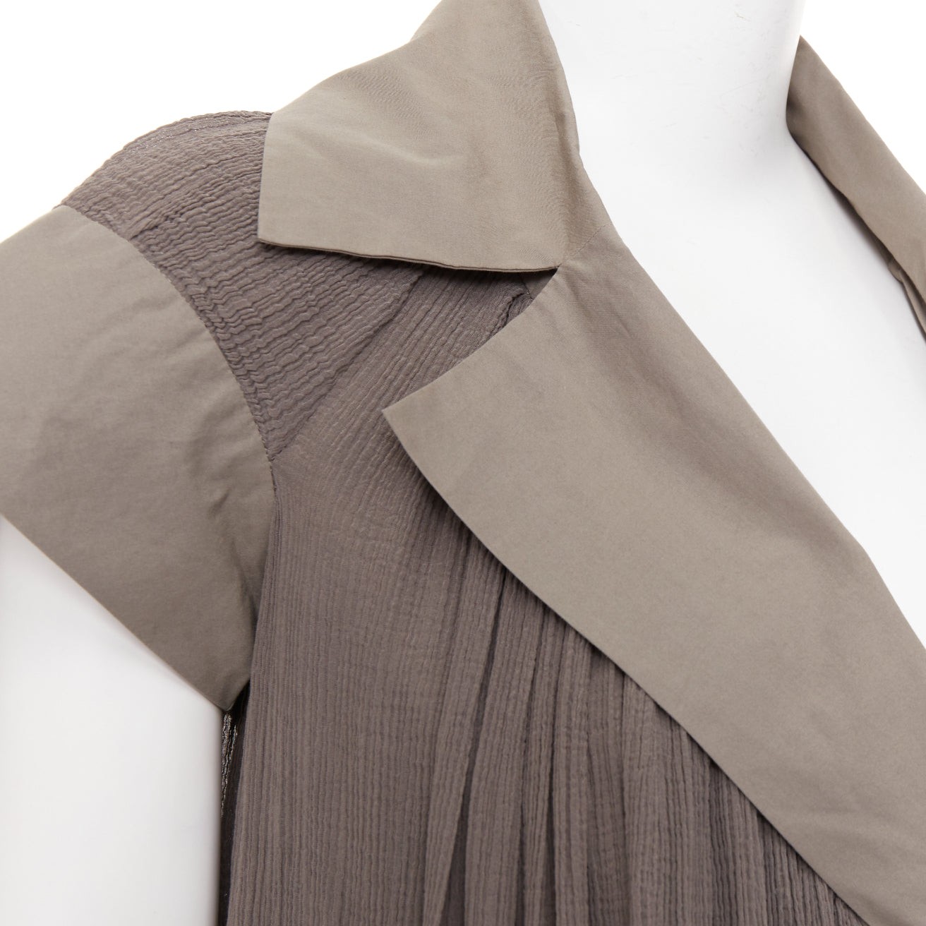 BOTTEGA VENETA grey cotton chiffon pleated plunge spread collar dress IT40 S