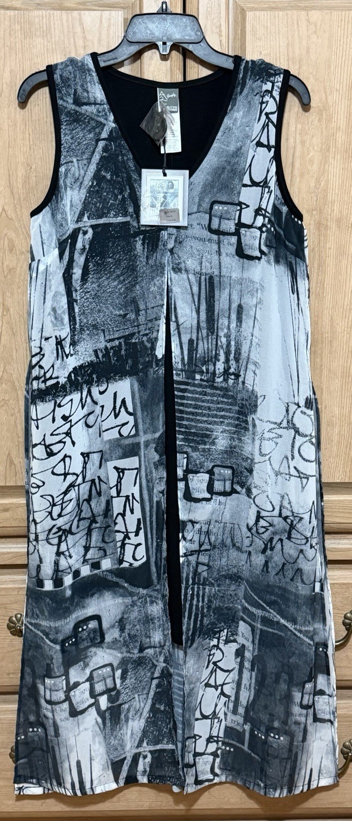 SIMPLY ART BY DOLCEZZA Sleeveless Graffiti Graphic Print Dress Womens Small Gray