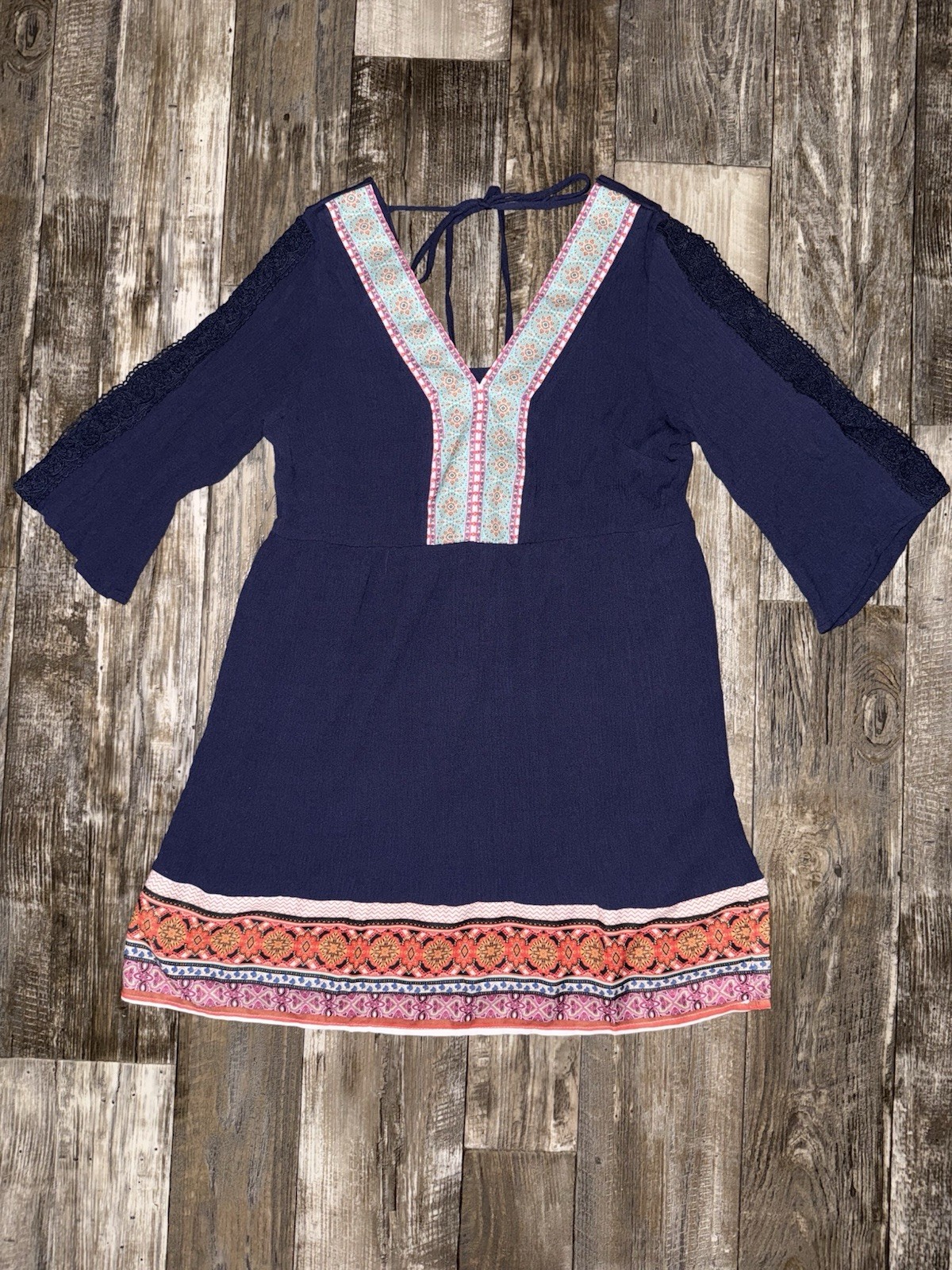 White Mark Dress Women’s US Size L Large Blue Floral Trim V-Neck 3/4 Sleeve