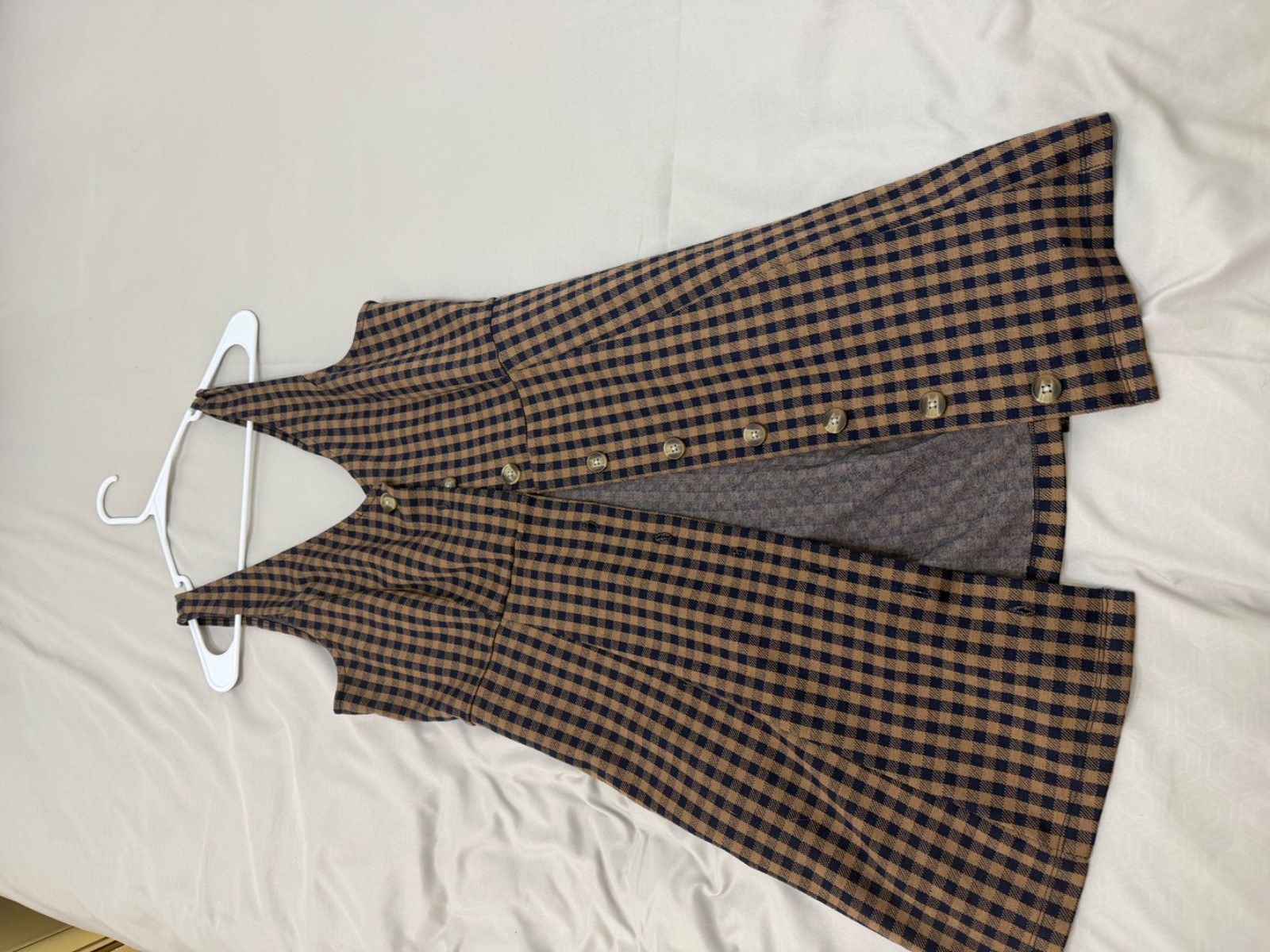American Eagle dress size Large. Thicker material perfect for early fall