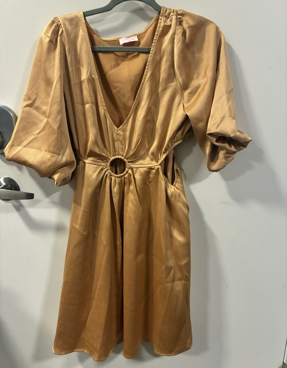 Pink Lily Womens L Gold Satin V-Neck Puff Sleeve Ring Lined Mini Dress