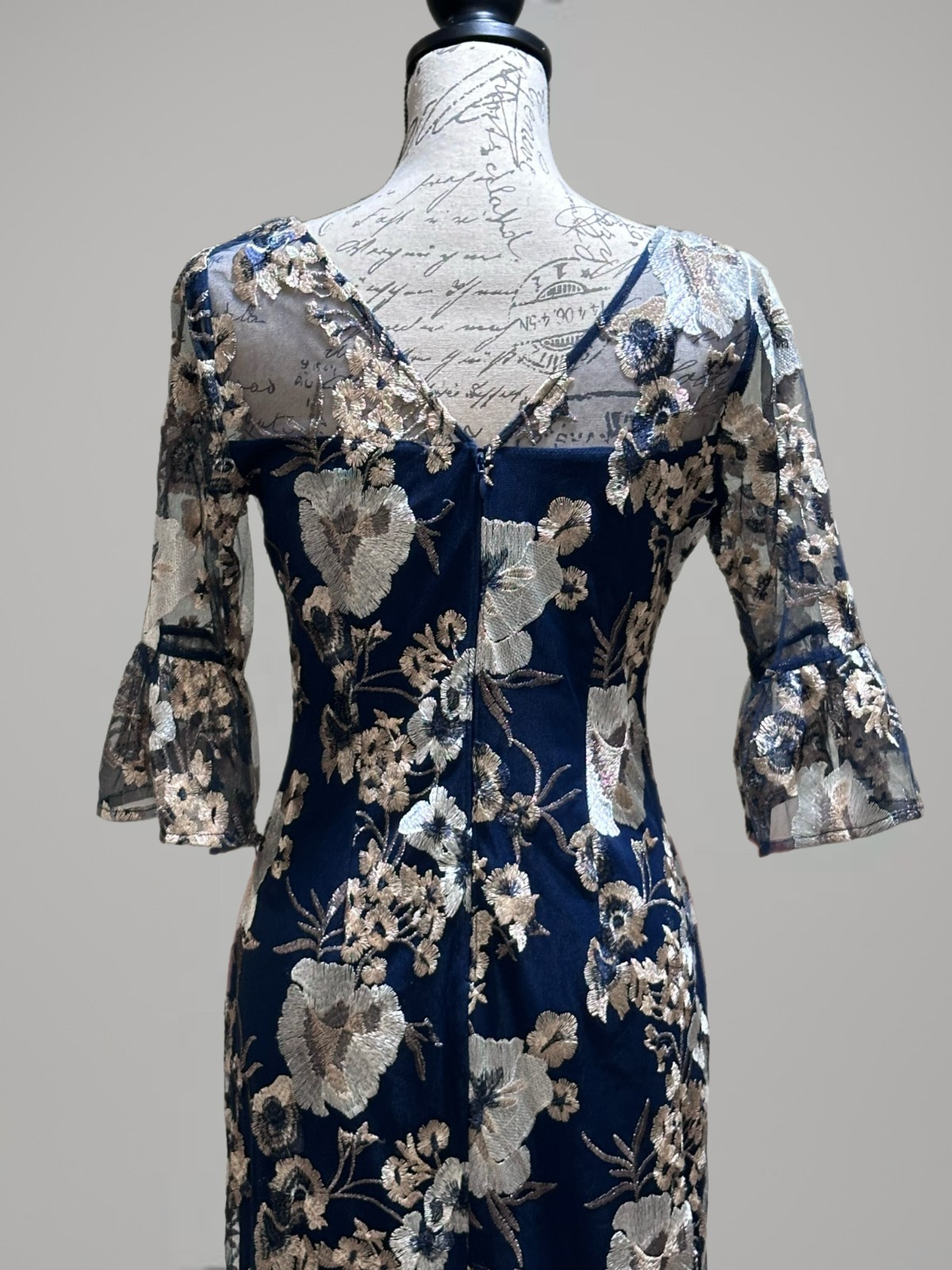 Adrianna Papell Navy Embroidered Bell Sleeve Sheath Gown NWT Sz. 4
